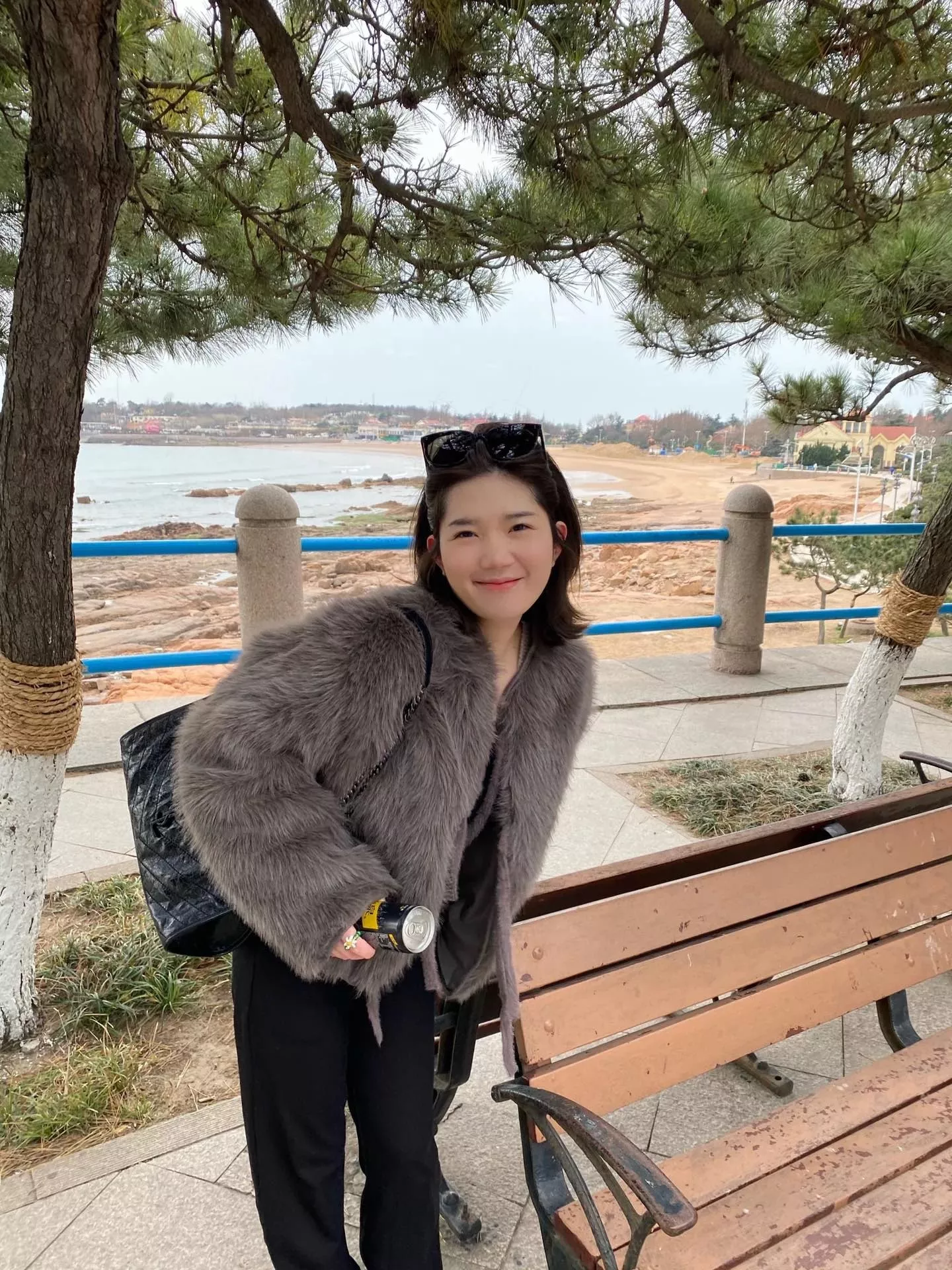 입생로랑 니키 빈티지 주름 가죽 쇼핑백 상세 이미지 54