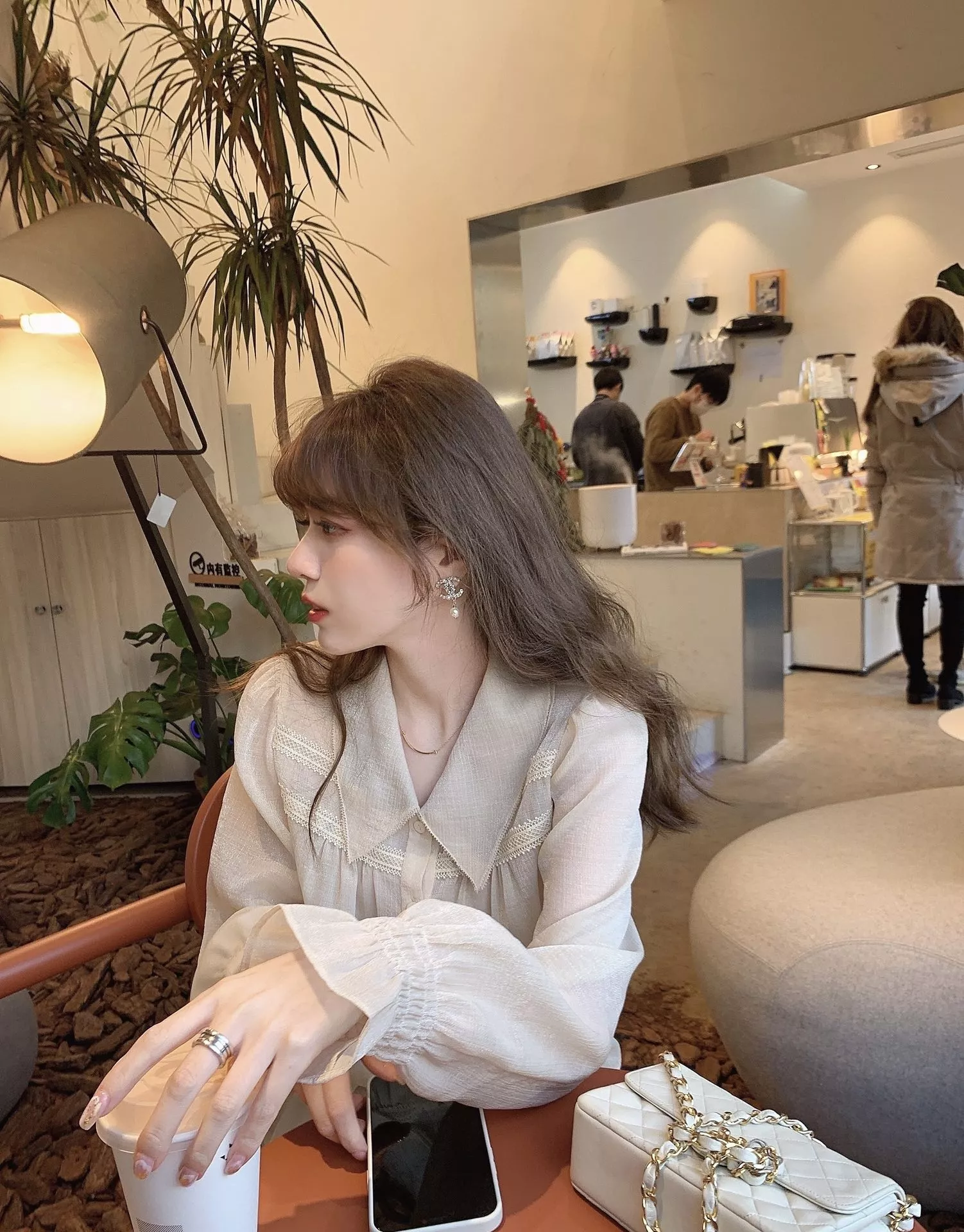 샤넬 진주 드롭 CC 크리스탈 이어링 상세 이미지 13