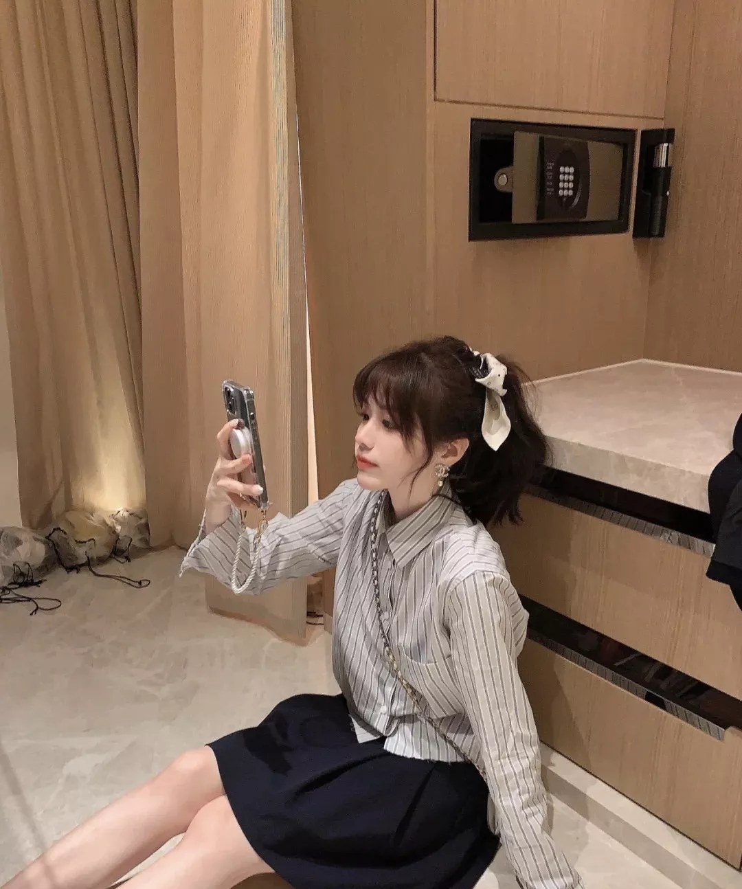 샤넬 진주 드롭 CC 크리스탈 이어링 상세 이미지 14