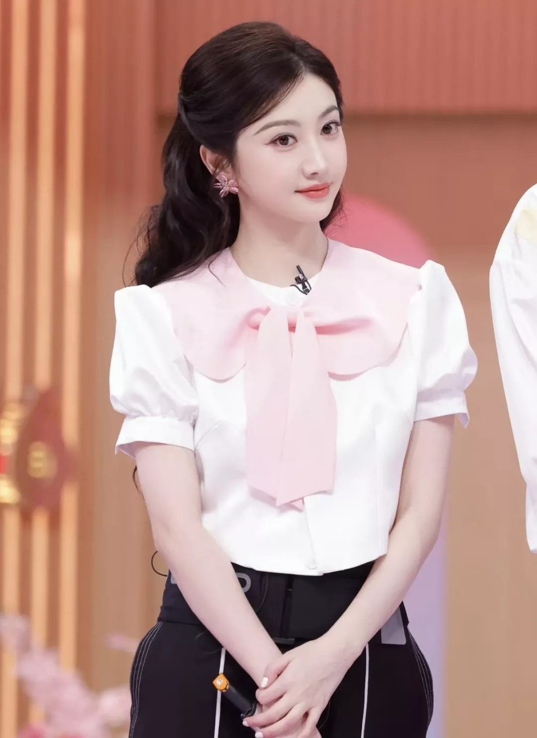 샤넬 플라워 핑크 글라스 이어링 상세 이미지 18
