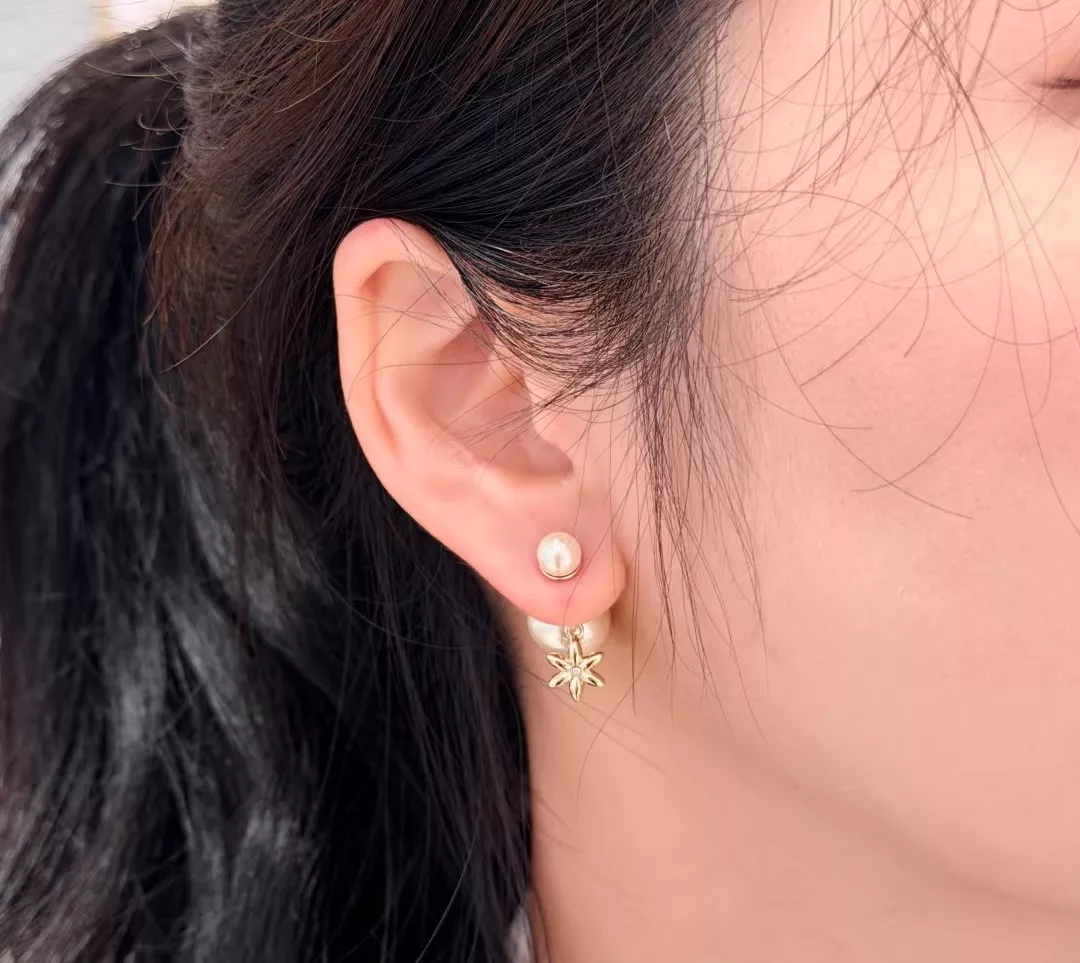 디올 CD 플라워 진주 비대칭 귀걸이 상세 이미지 12