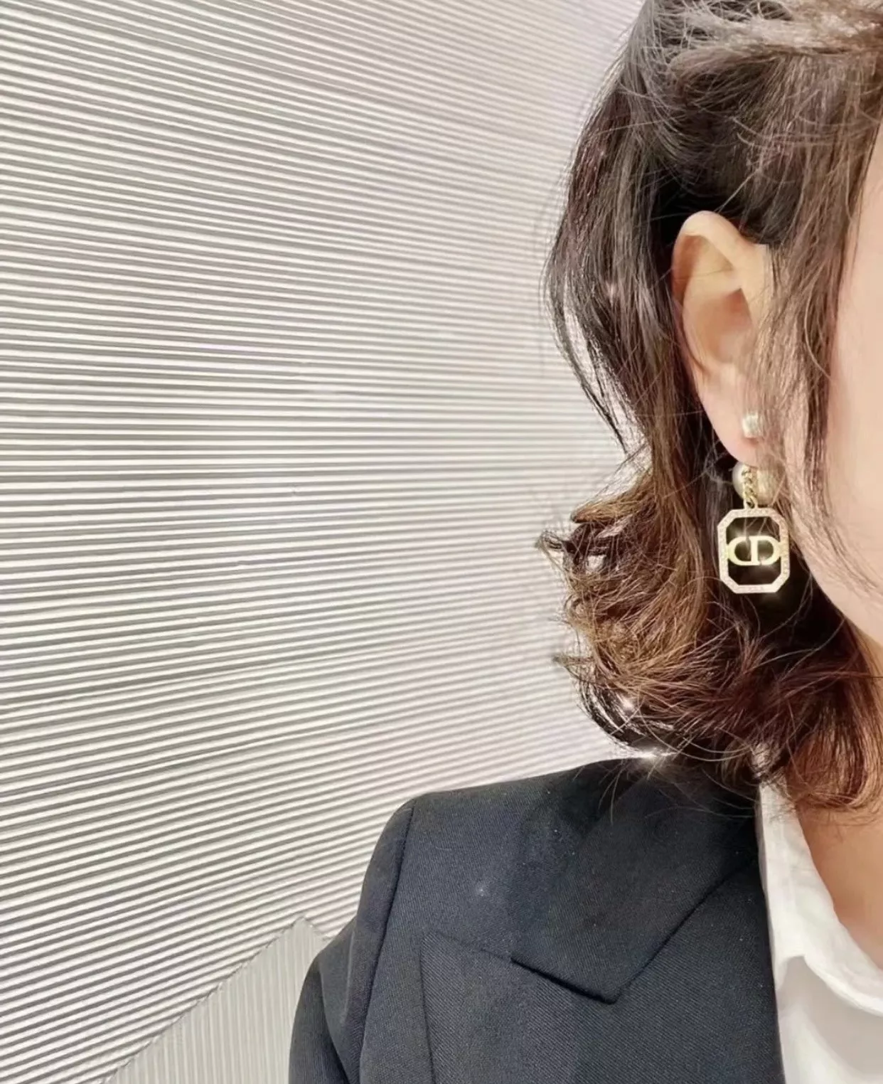 디올 CD 레터 진주 드롭 귀걸이 상세 이미지 8