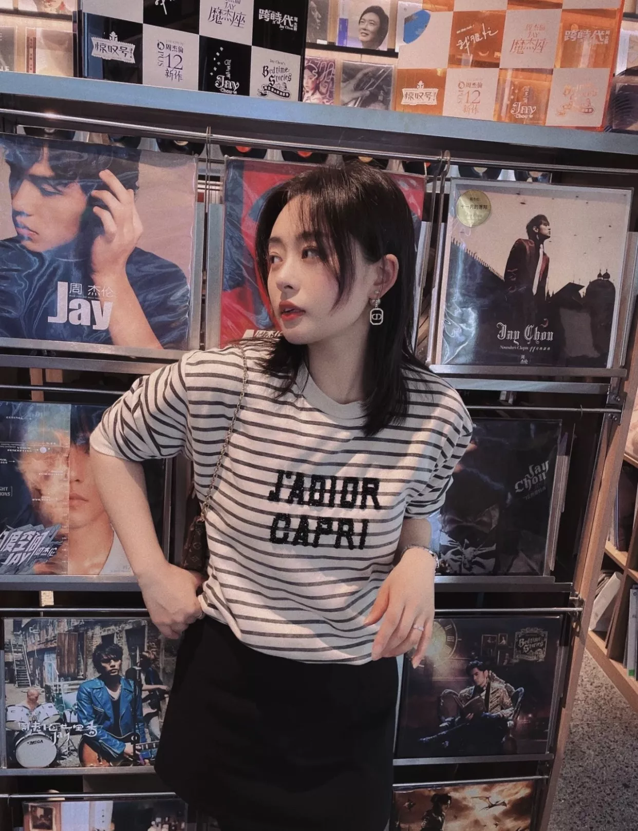 디올 CD 레터 진주 드롭 귀걸이 상세 이미지 12