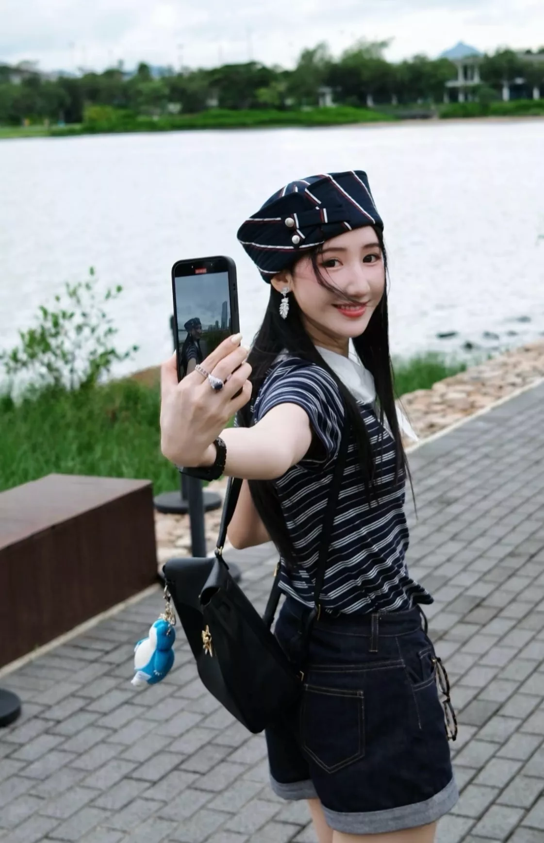 샤넬 크리스탈 장식 페더 드롭 귀걸이 상세 이미지 28