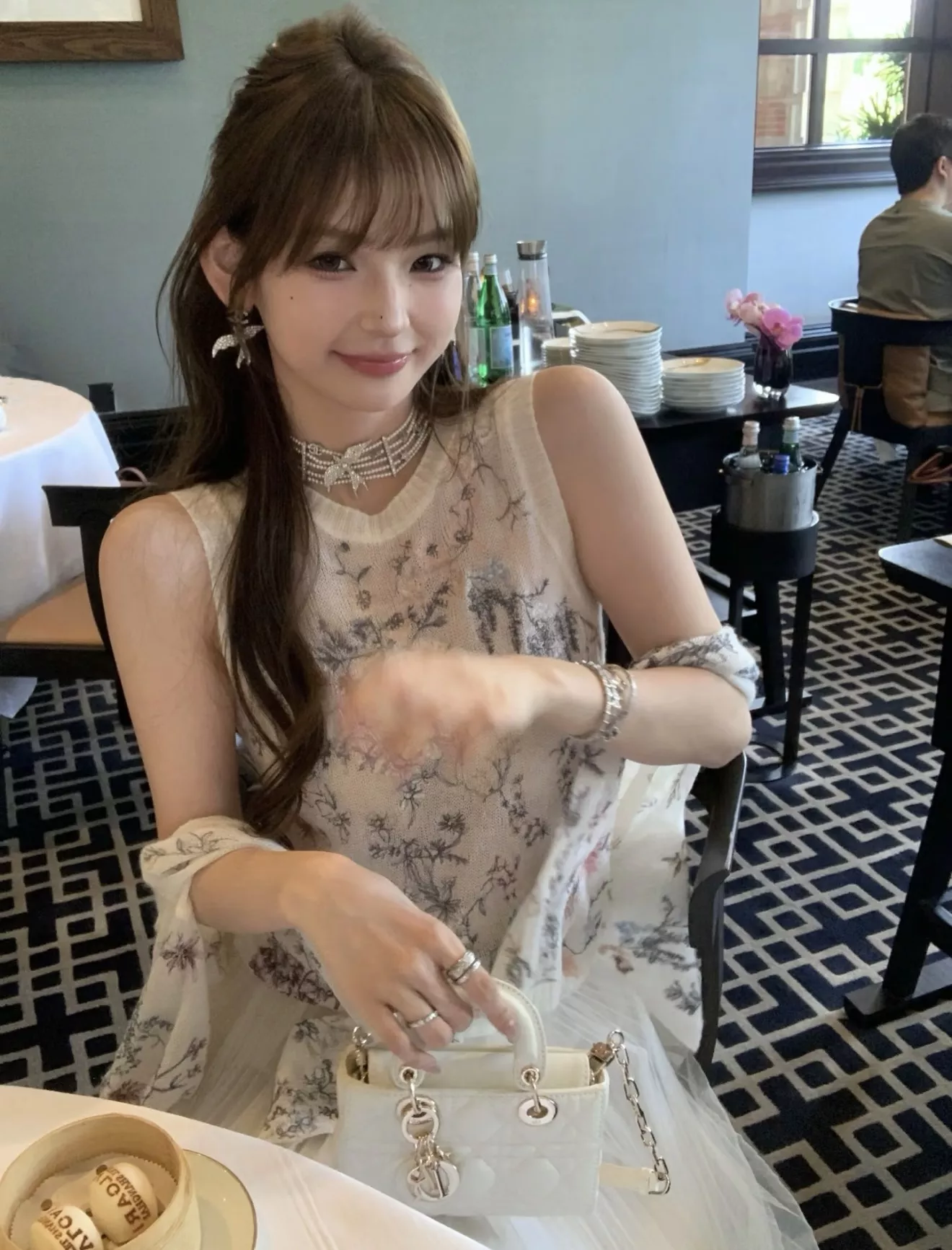 샤넬 진주 장식 더블 C 플라잉 버드 귀걸이 상세 이미지 24