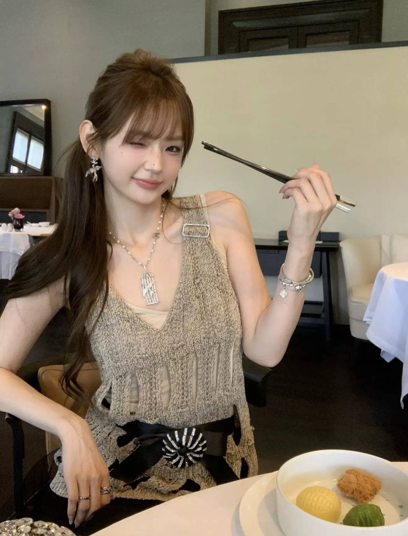 샤넬 진주 장식 더블 C 플라잉 버드 귀걸이 상세 이미지 23