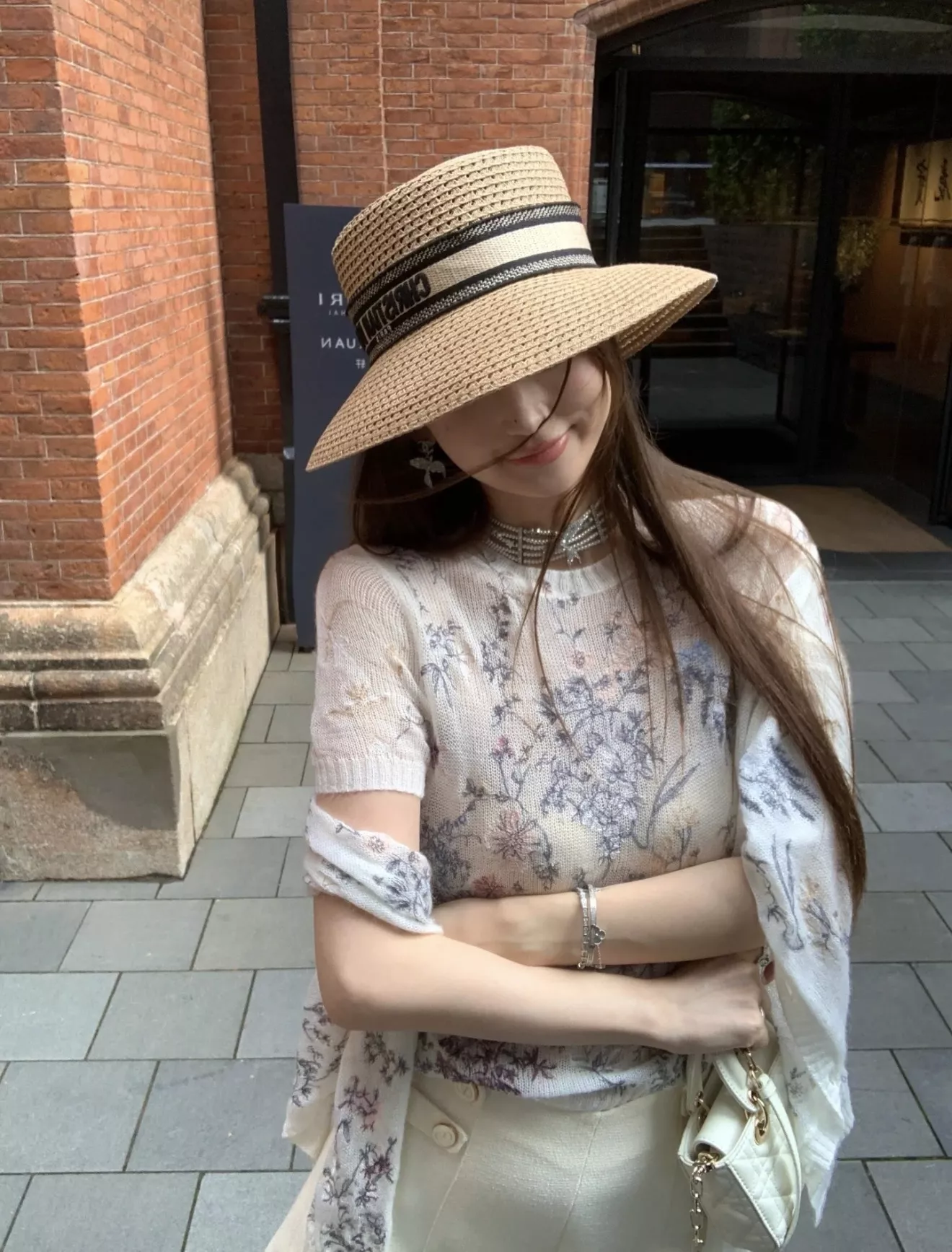 샤넬 진주 장식 더블 C 플라잉 버드 귀걸이 상세 이미지 27