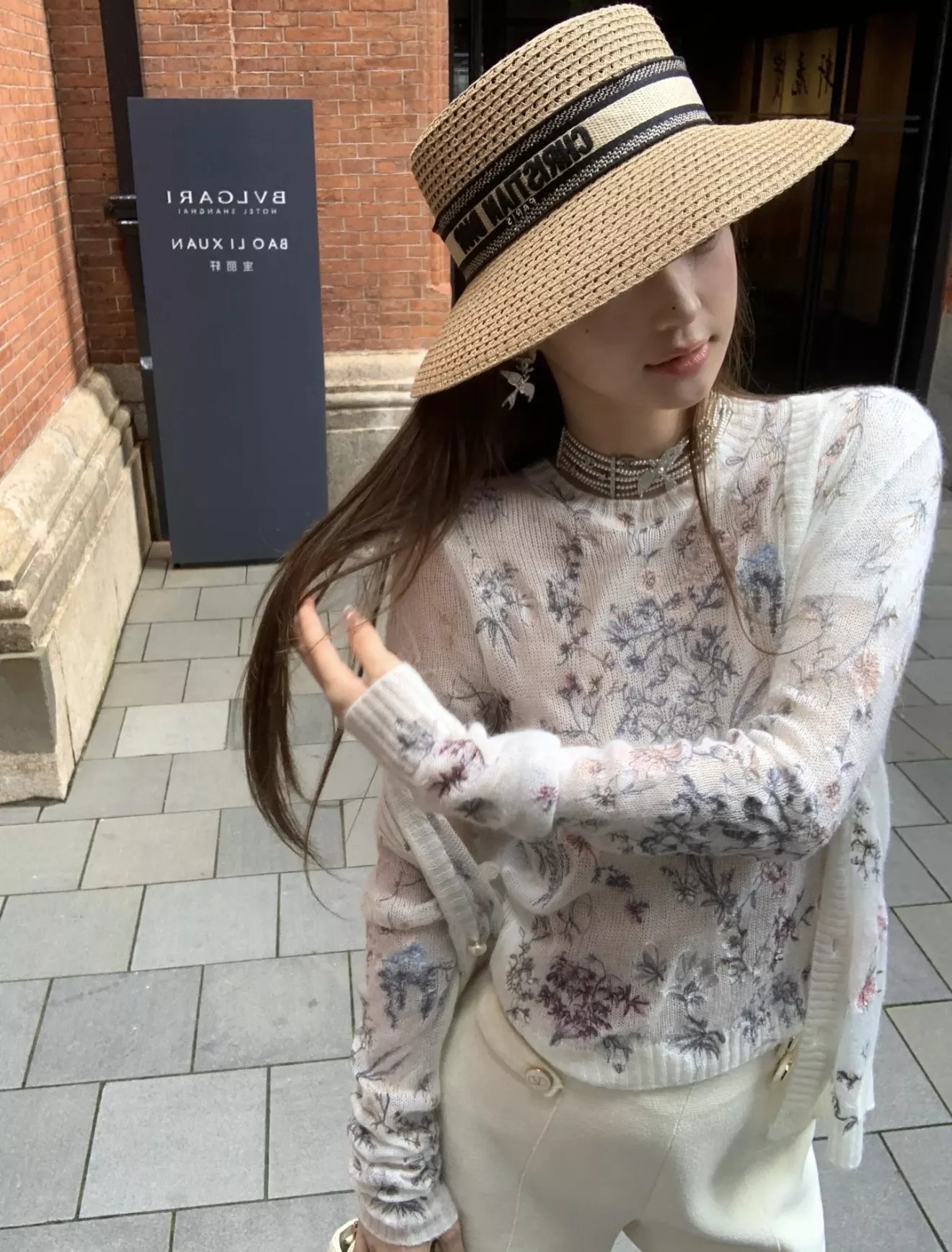 샤넬 진주 장식 더블 C 플라잉 버드 귀걸이 상세 이미지 28