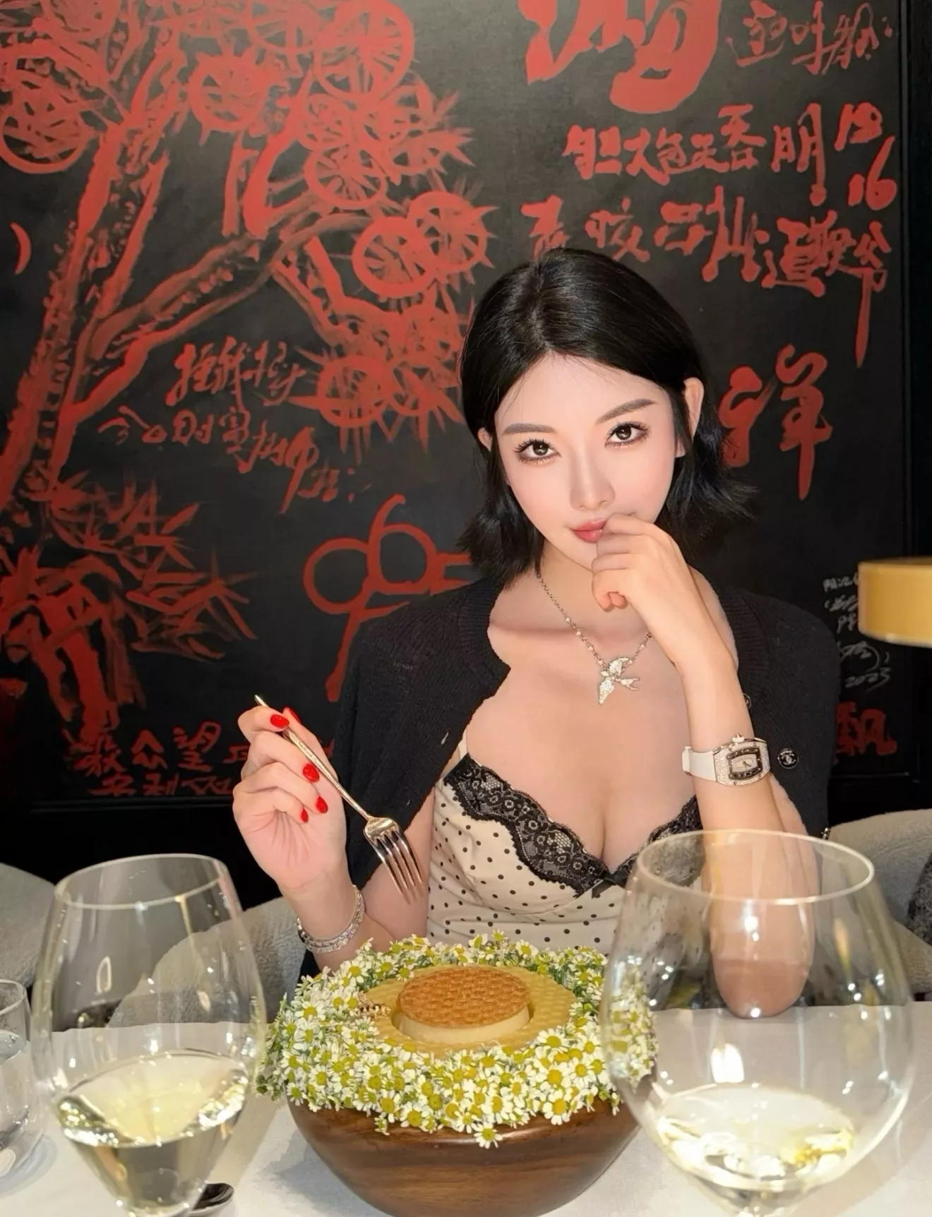 샤넬 진주 장식 더블 C 버드 모티브 목걸이 상세 이미지 29