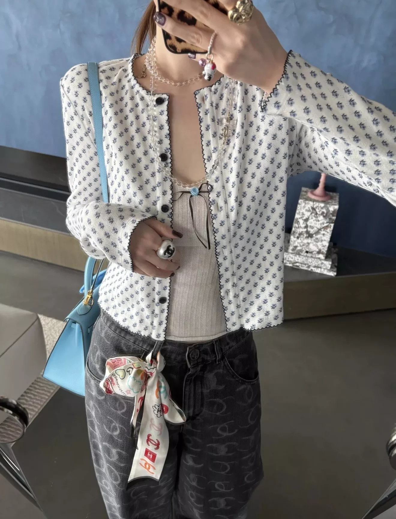 샤넬 투명 크리스탈 더블 C 리본 롱체인 목걸이 상세 이미지 11