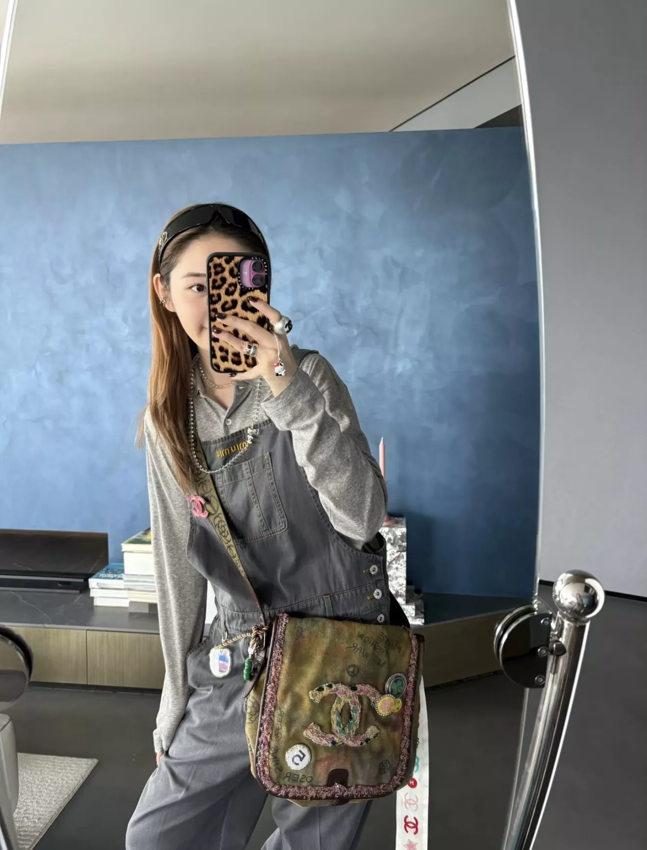 샤넬 투명 크리스탈 더블 C 리본 롱체인 목걸이 상세 이미지 26