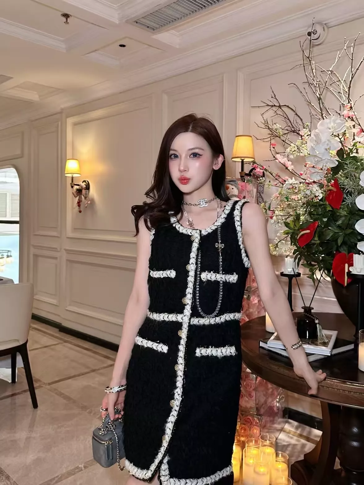 샤넬 투명 크리스탈 더블 C 리본 롱체인 목걸이 상세 이미지 29
