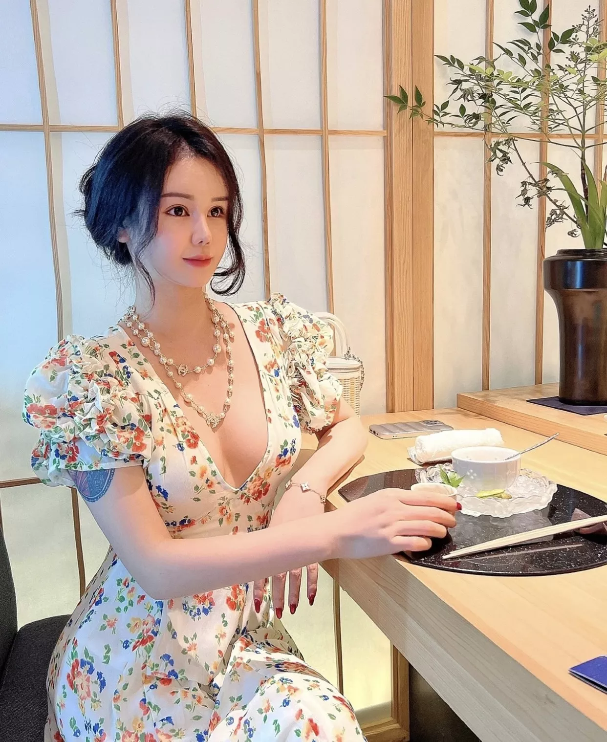 샤넬 진주 더블 C 양면 장식 롱 목걸이 상세 이미지 31