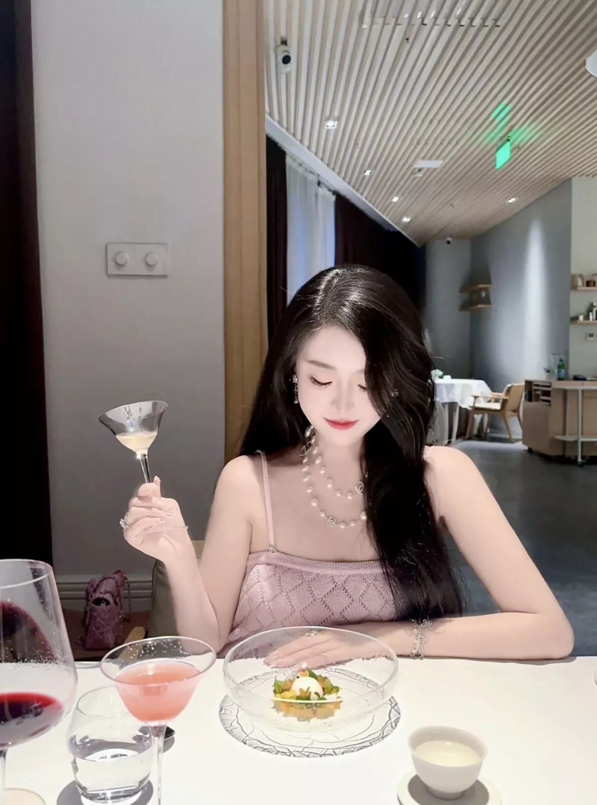 샤넬 진주 더블 C 양면 장식 롱 목걸이 상세 이미지 39