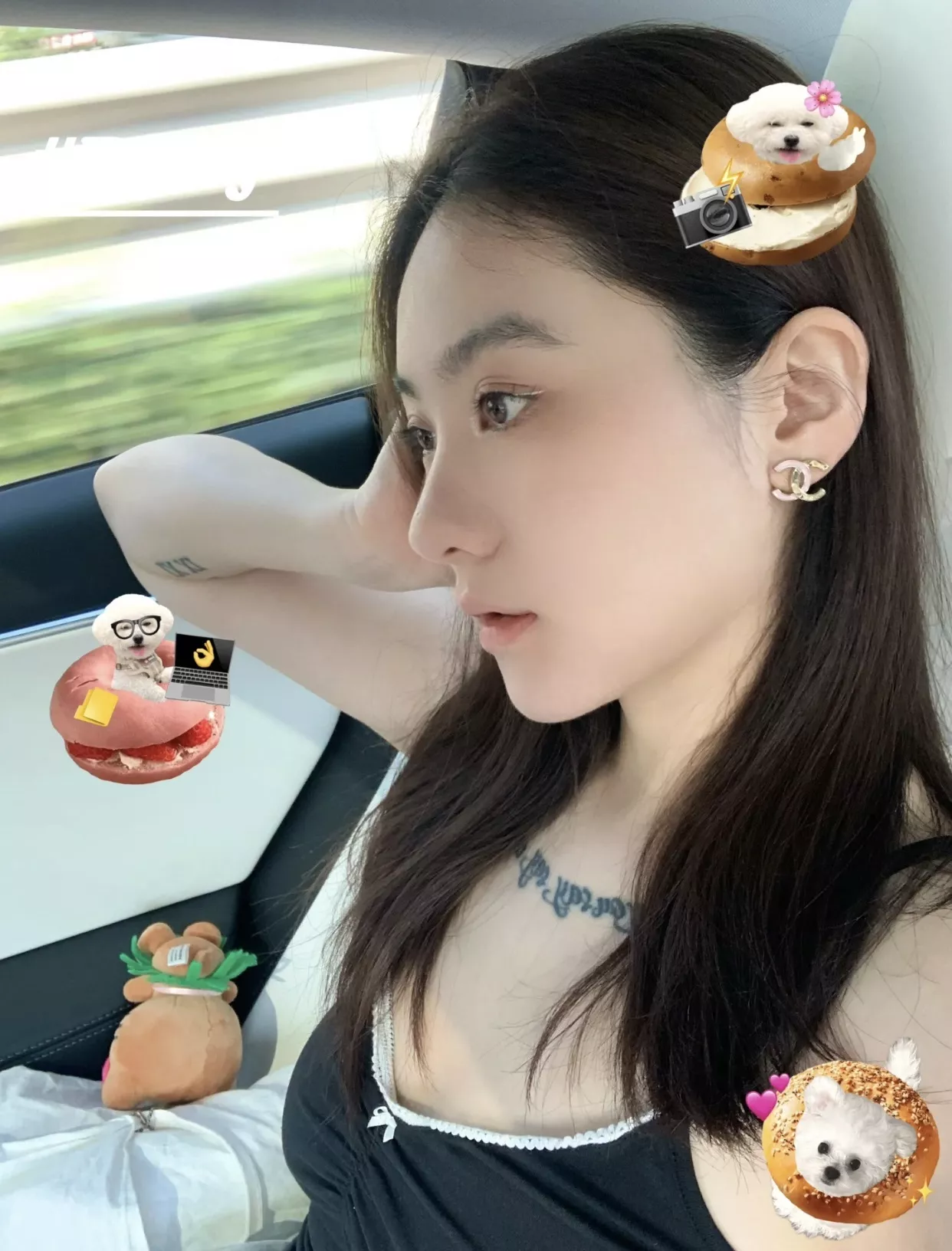 샤넬 핑크 에나멜 더블 C 스터드 귀걸이 상세 이미지 10