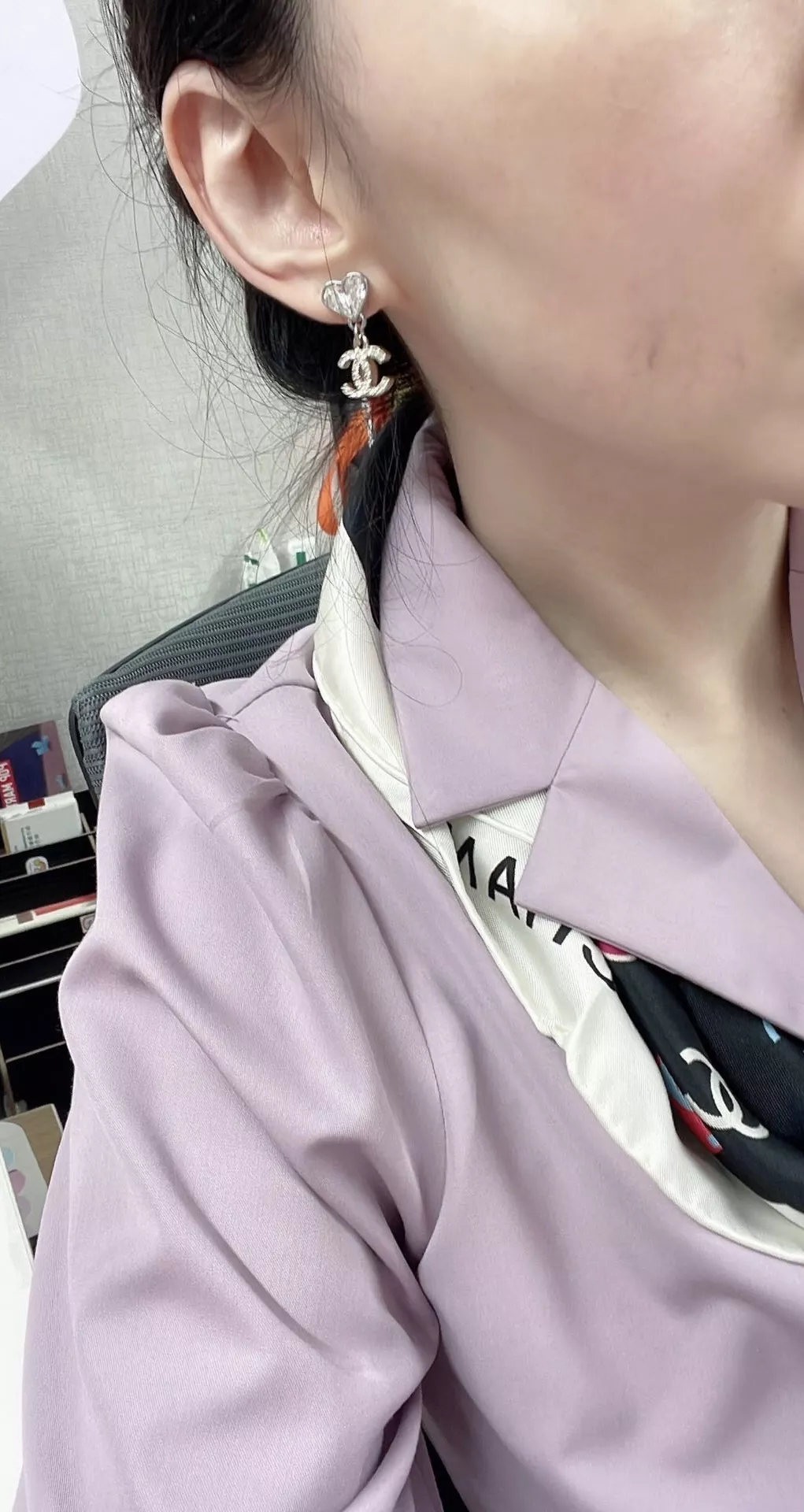 샤넬 하트 더블 C 크리스탈 드롭 귀걸이 상세 이미지 24