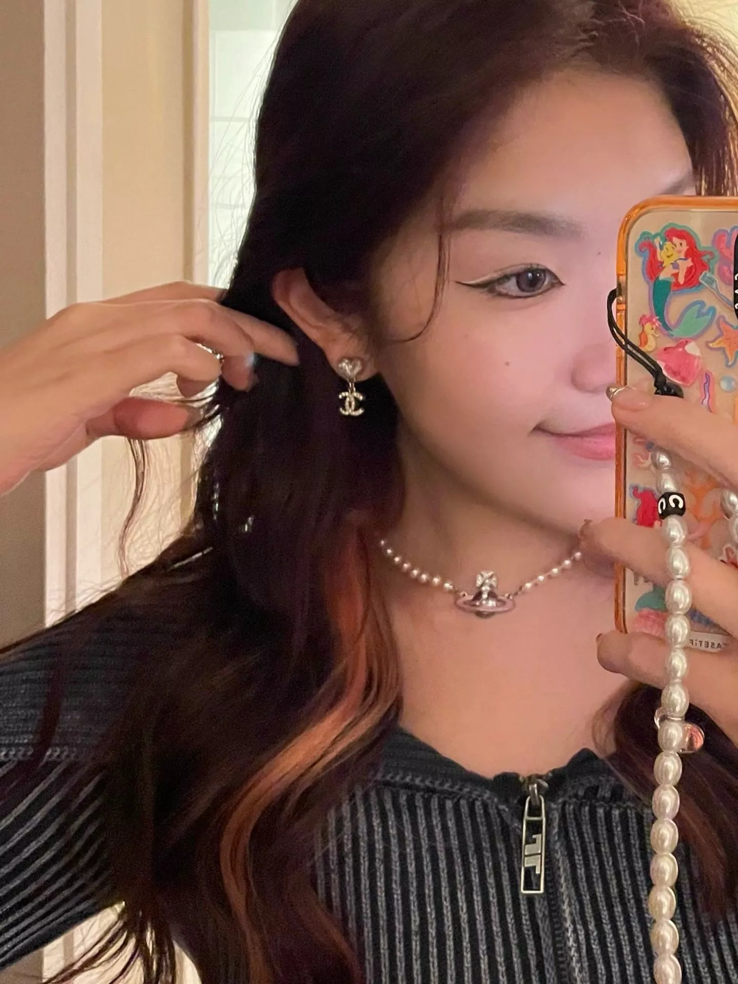 샤넬 하트 더블 C 크리스탈 드롭 귀걸이 상세 이미지 35