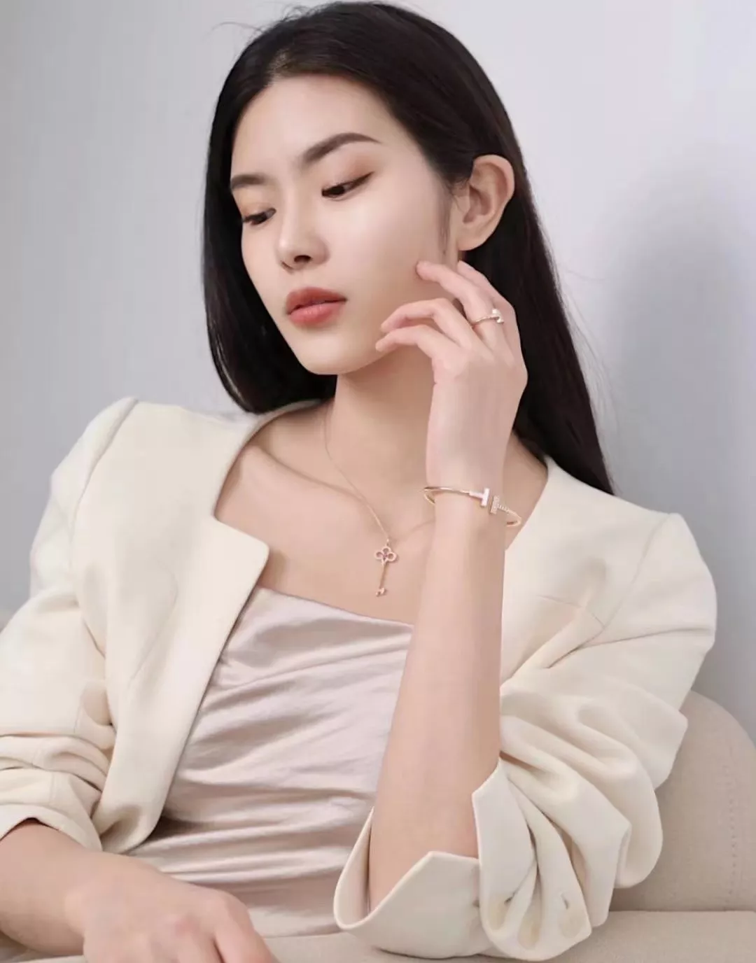 티파니앤코 레드 스톤 장식 키 펜던트 목걸이 상세 이미지 11