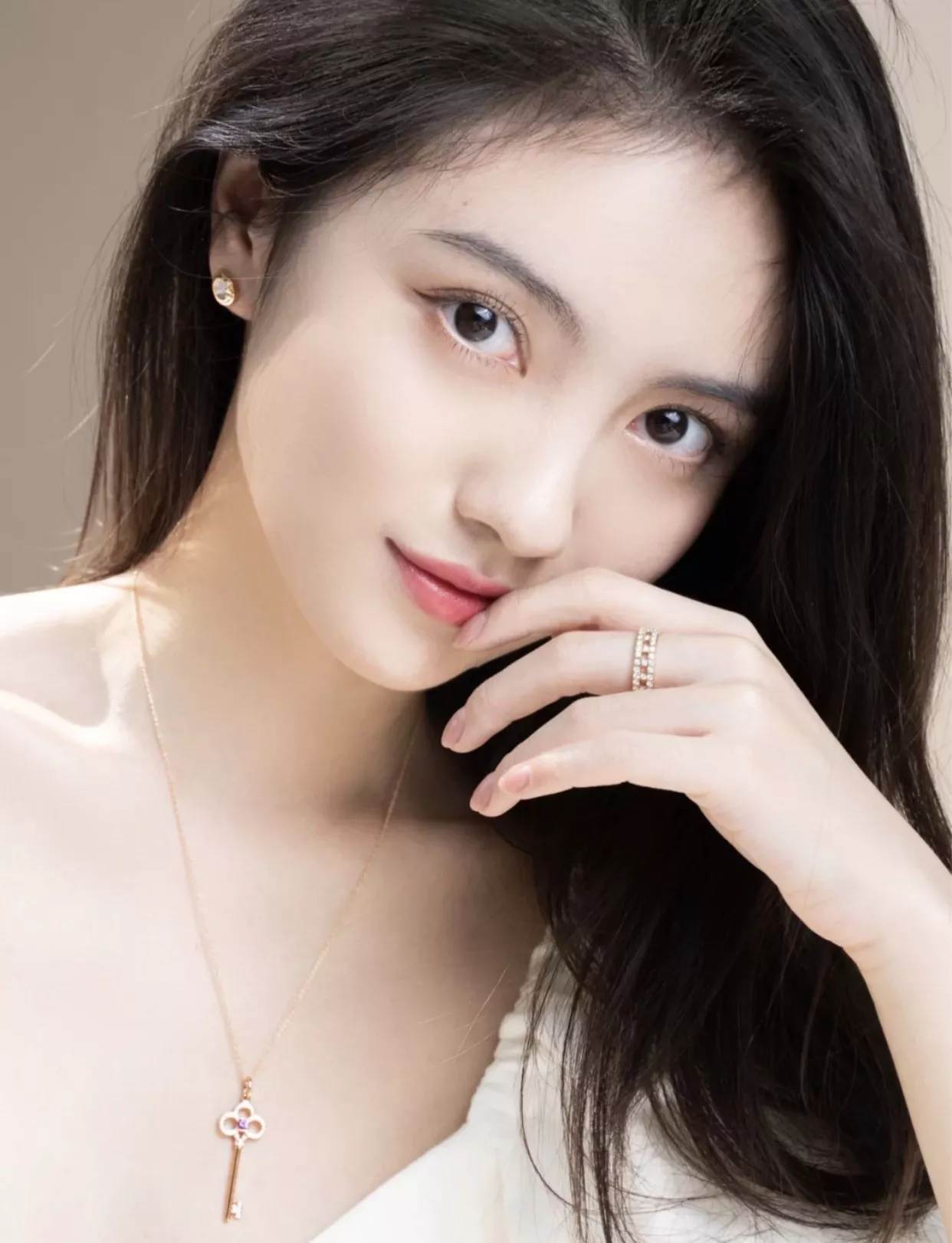 티파니앤코 레드 스톤 장식 키 펜던트 목걸이 상세 이미지 12