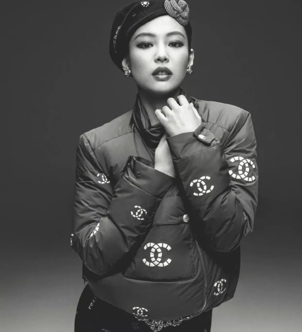 샤넬 하트 모티프 로고 장식 귀걸이 상세 이미지 19