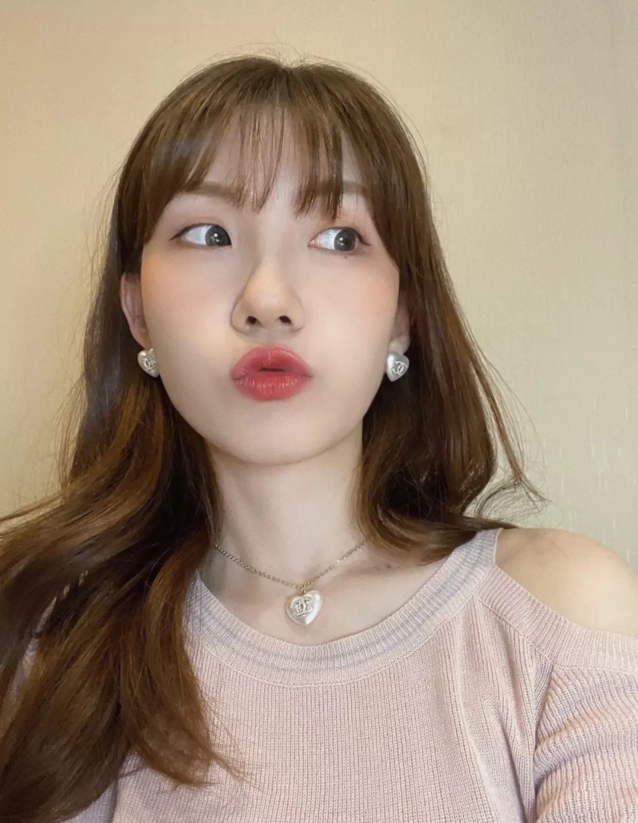 샤넬 하트 모티프 로고 장식 귀걸이 상세 이미지 35