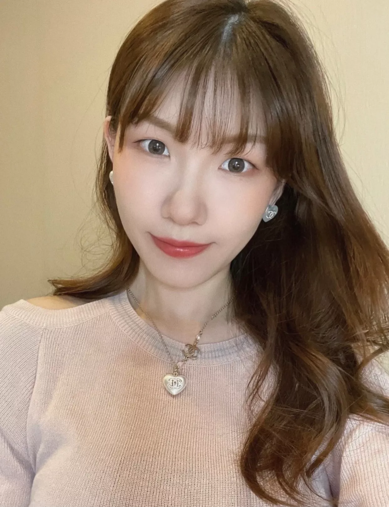 샤넬 하트 모티프 로고 장식 귀걸이 상세 이미지 36