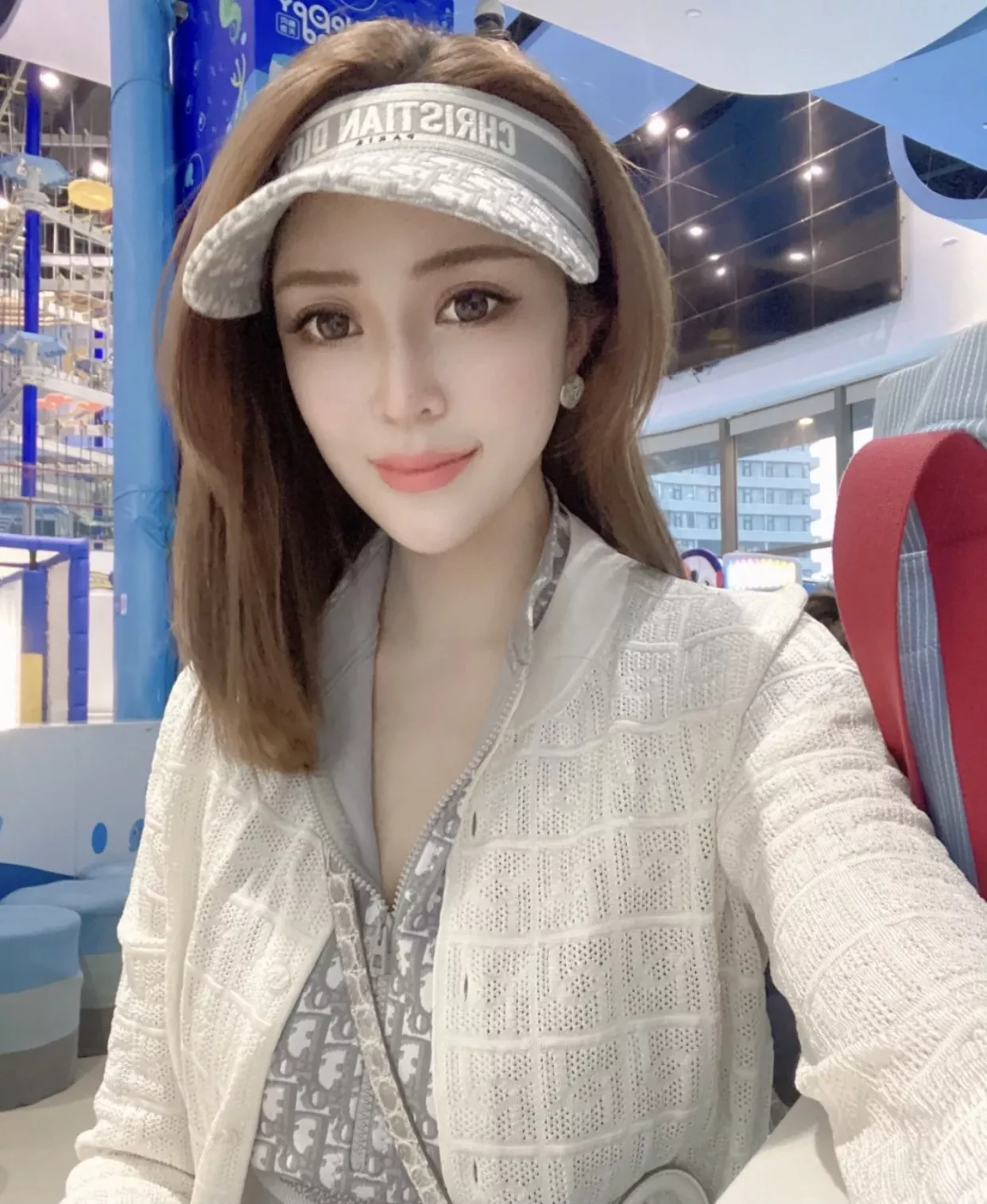 샤넬 하트 모티프 로고 장식 귀걸이 상세 이미지 25