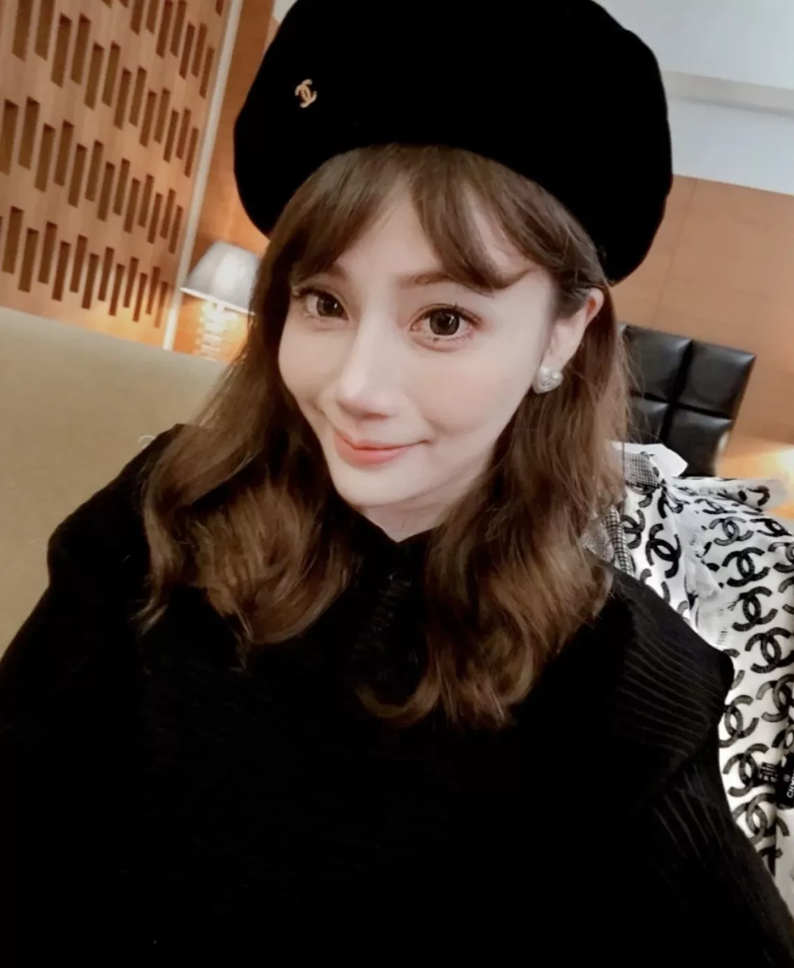 샤넬 하트 모티프 로고 장식 귀걸이 상세 이미지 33