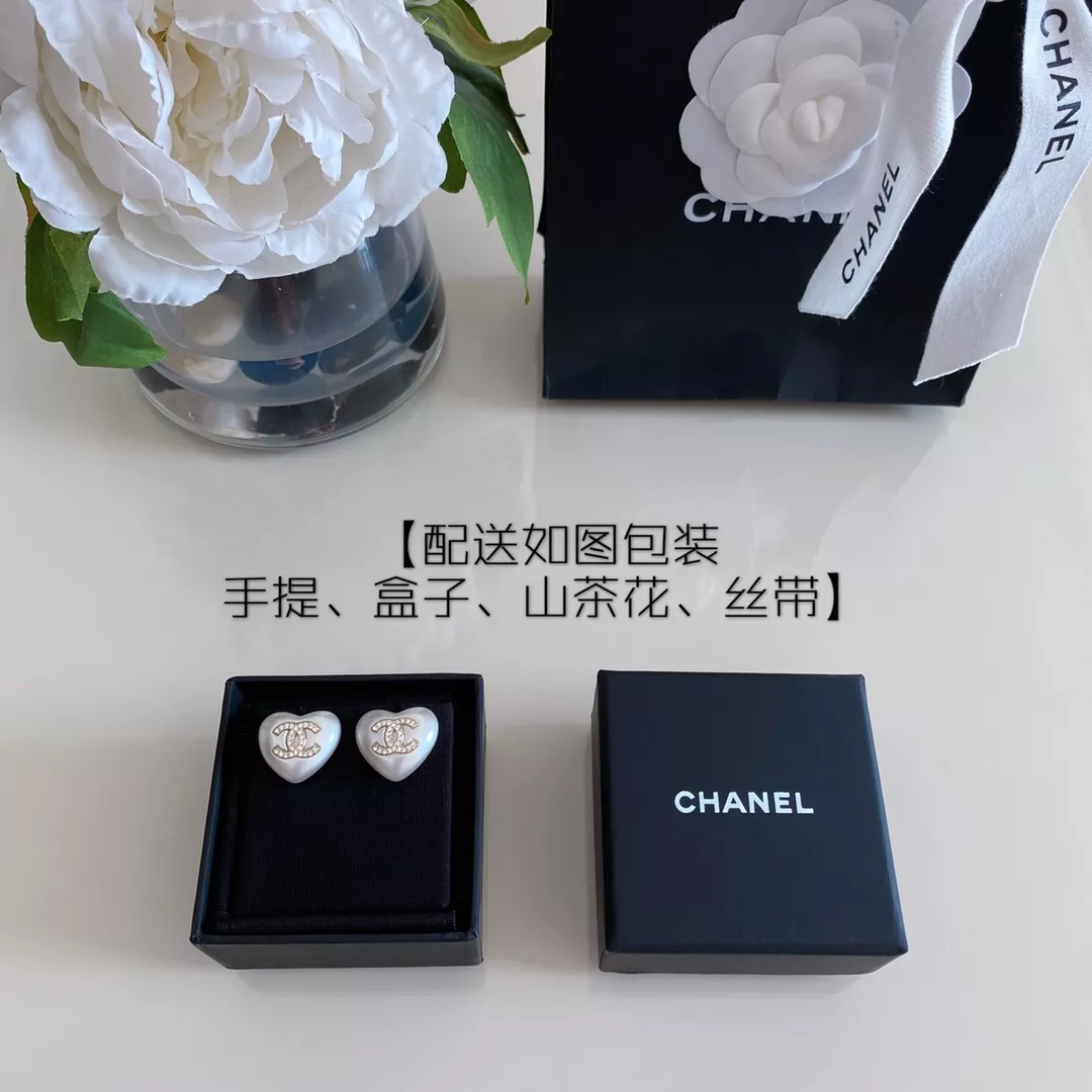 샤넬 하트 모티프 로고 장식 귀걸이 상세 이미지 2