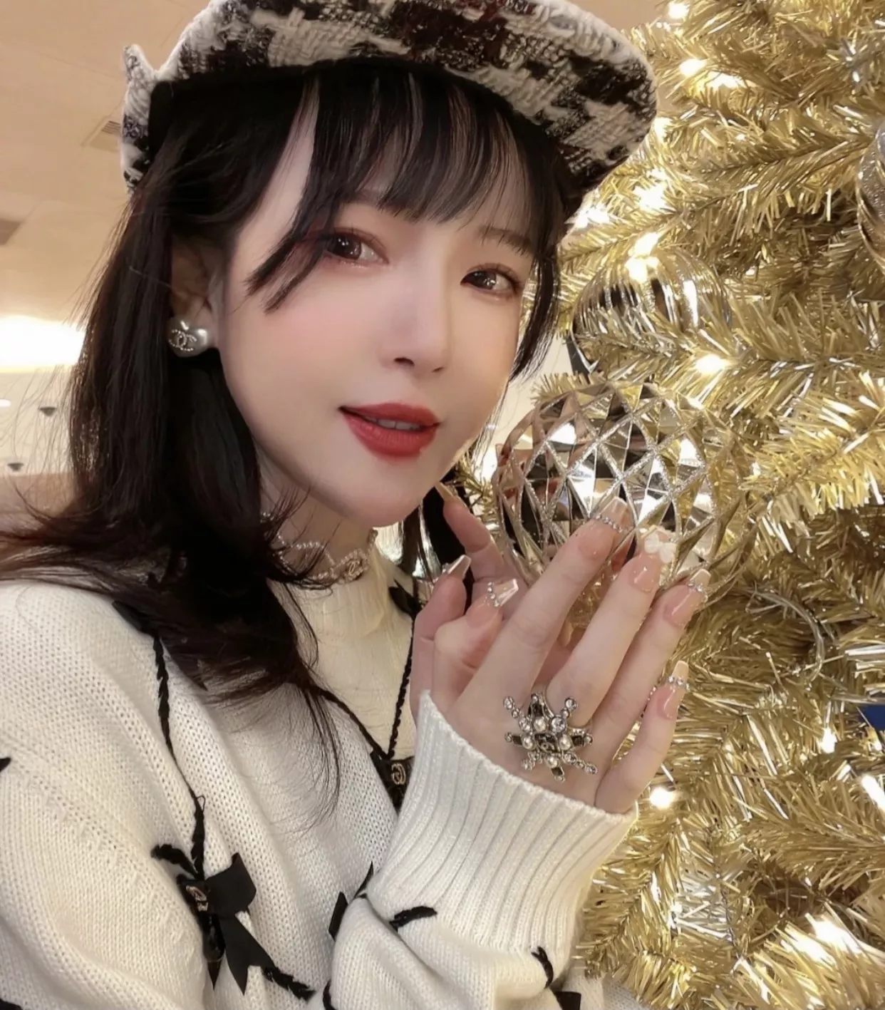 샤넬 하트 모티프 로고 장식 귀걸이 상세 이미지 32
