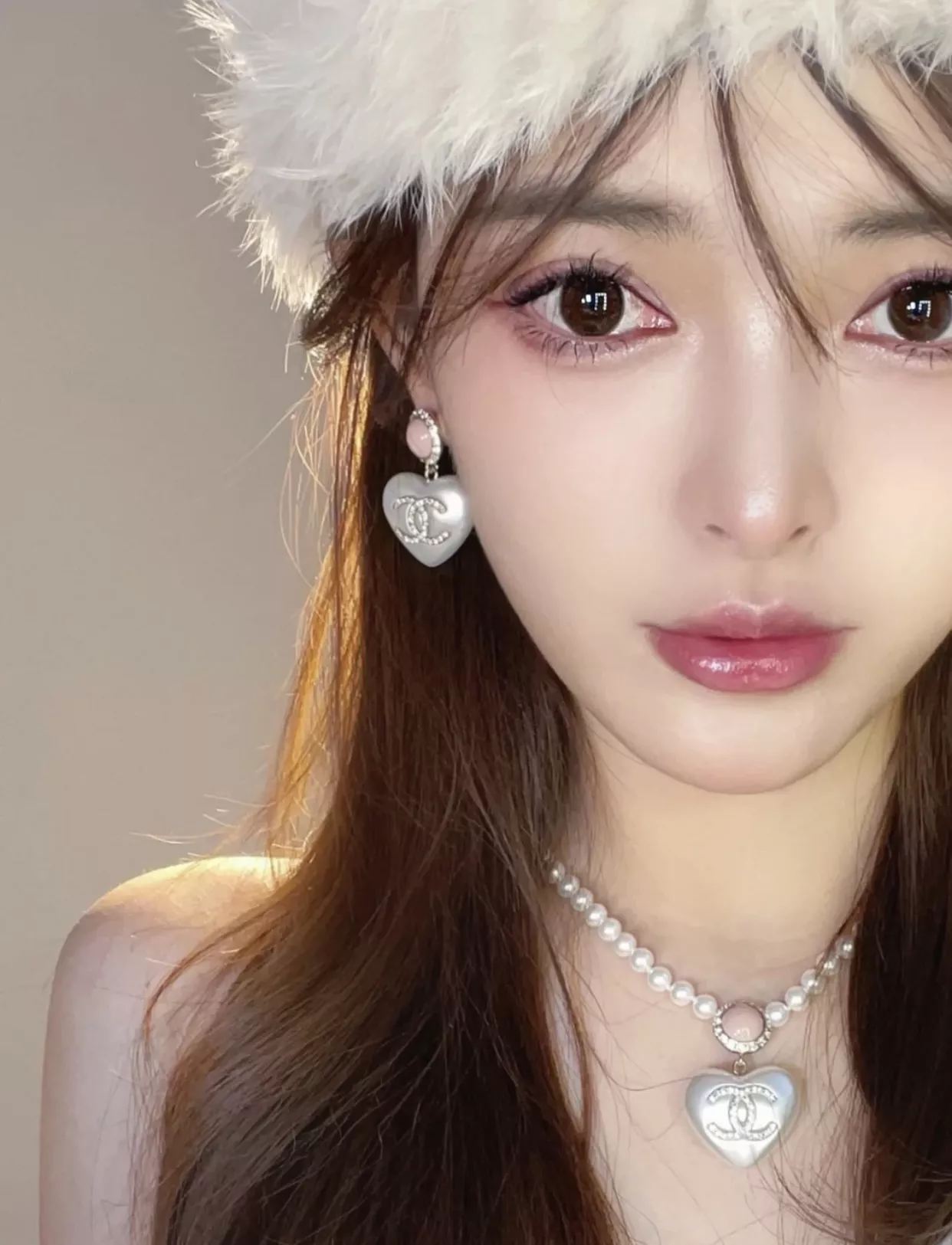 샤넬 진주 하트 드롭 귀걸이 상세 이미지 37