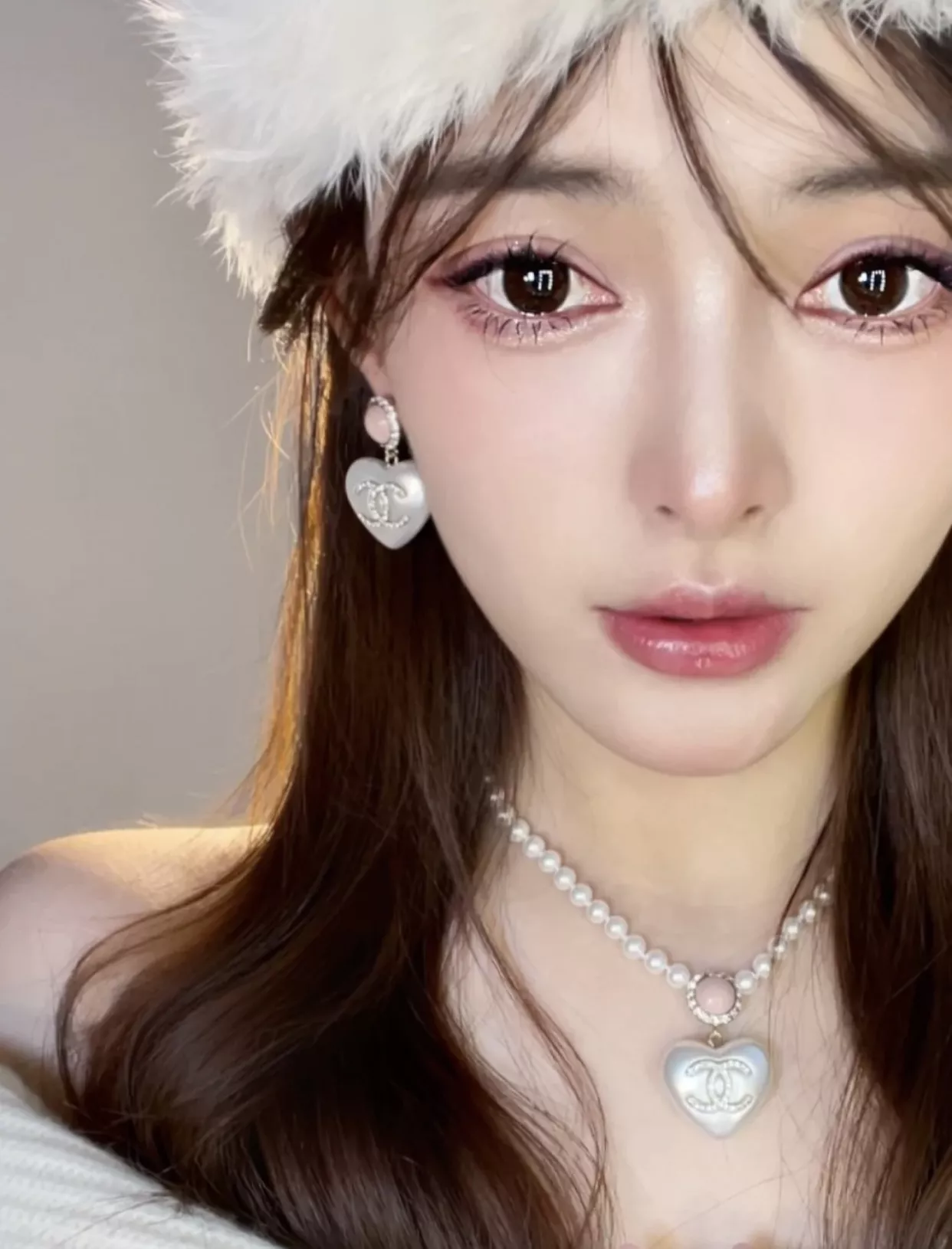 샤넬 진주 하트 드롭 귀걸이 상세 이미지 38