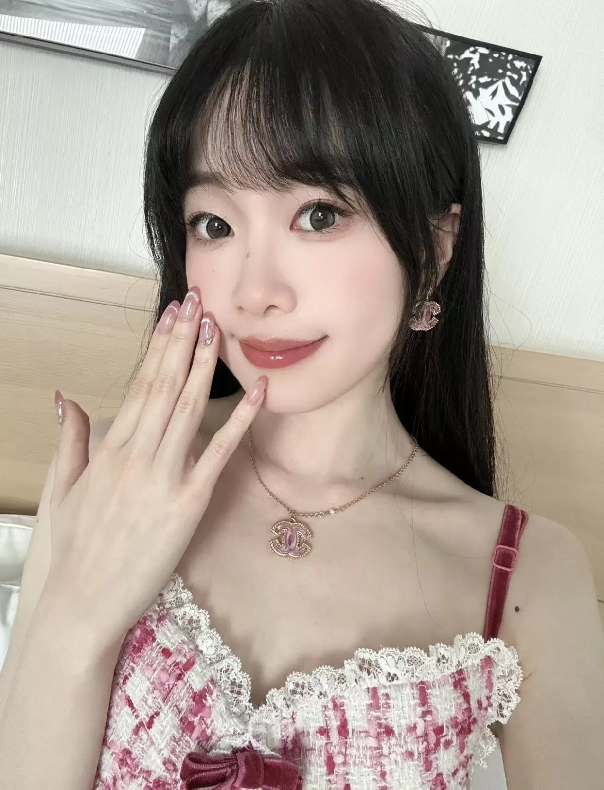 샤넬 핑크 글라스 더블 C 펜던트 목걸이 상세 이미지 10