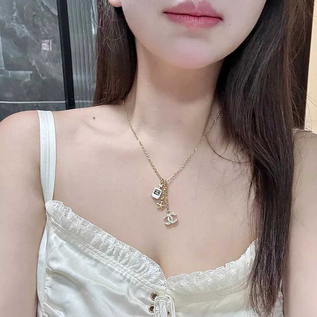 샤넬 해성 모티브 더블 C 향수병 펜던트 목걸이 상세 이미지 11