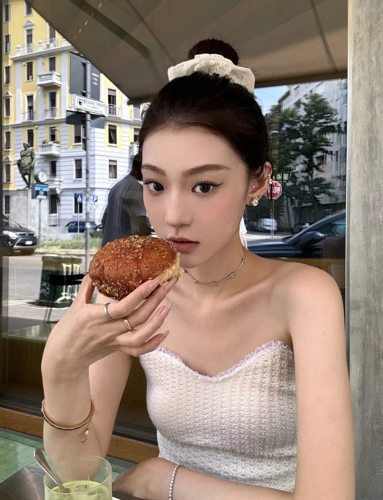 샤넬 더블 C 골드톤 스톤 포인트 이어링 상세 이미지 24