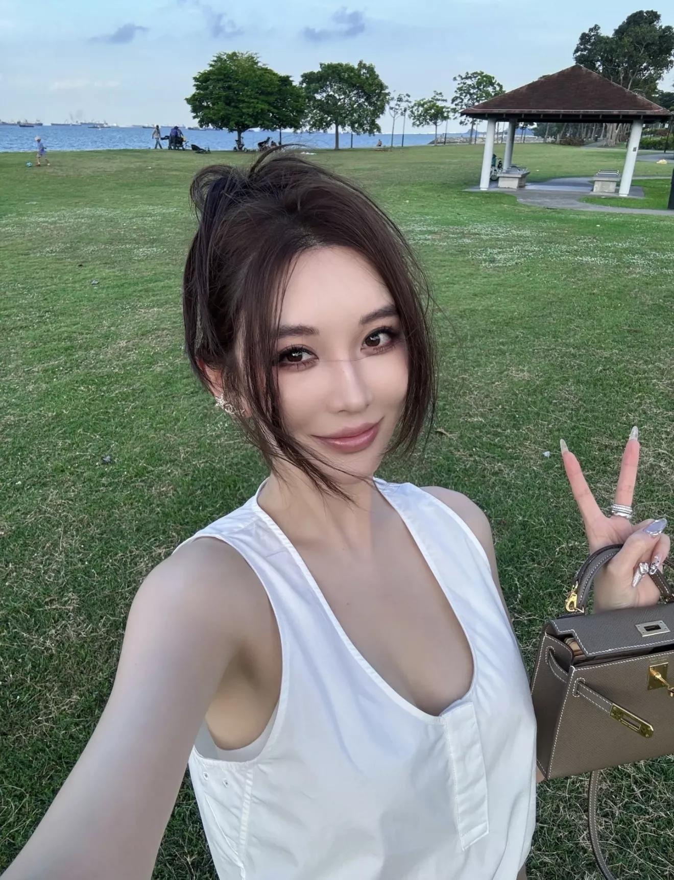 샤넬 더블 C 스타 크리스탈 이어링 상세 이미지 27