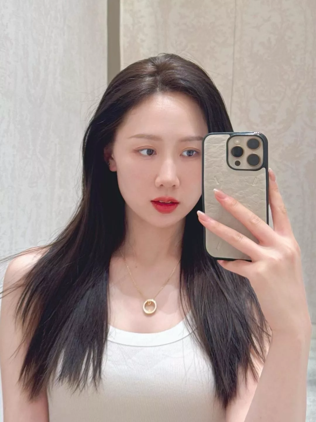 디올 에나멜 레터 장식 사이드 스톤 목걸이 상세 이미지 11