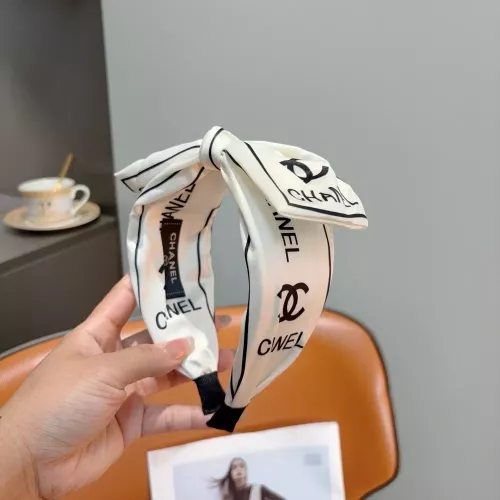 샤넬 와이드 리본 더블 C 로고 헤어밴드