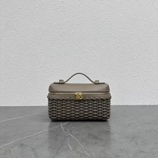 로로피아나 엑스트라 포켓 L19 라탄 위빙 레더 크로스백