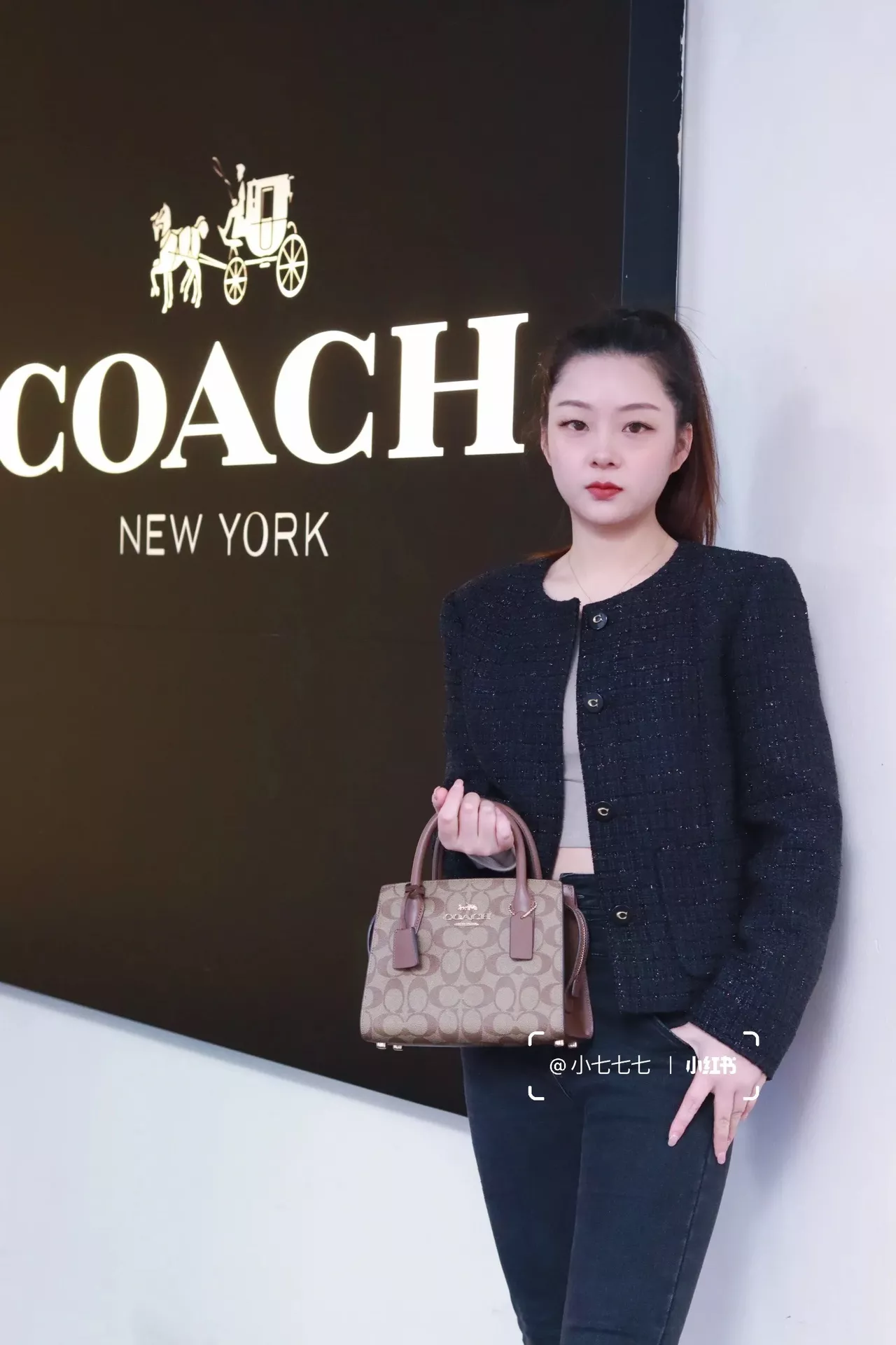 코치 시그니처 코팅 캔버스 안데라 캐리올 토트백 상세 이미지 54