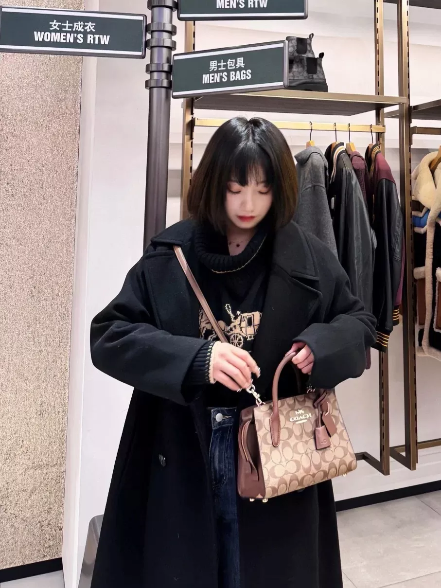 코치 시그니처 코팅 캔버스 안데라 캐리올 토트백 상세 이미지 53