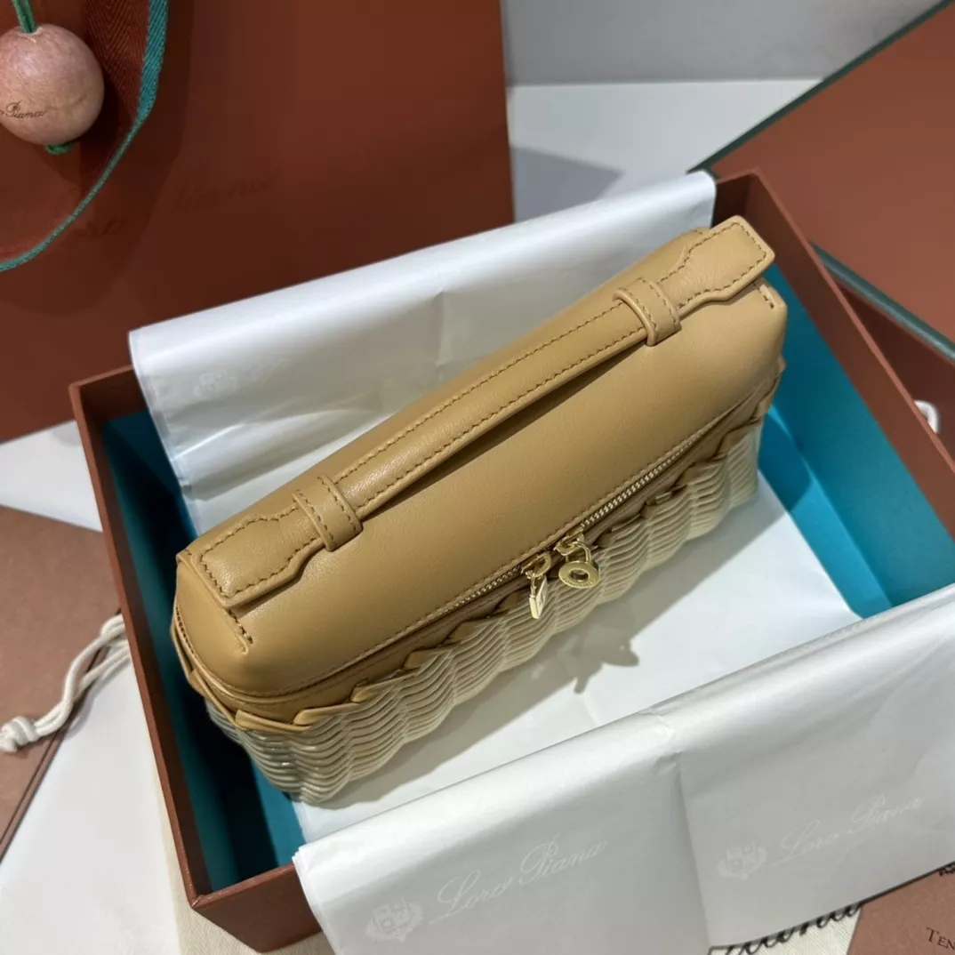 로로피아나 대나무 짜임 가죽 트리밍 미니 크로스백 상세 이미지 3