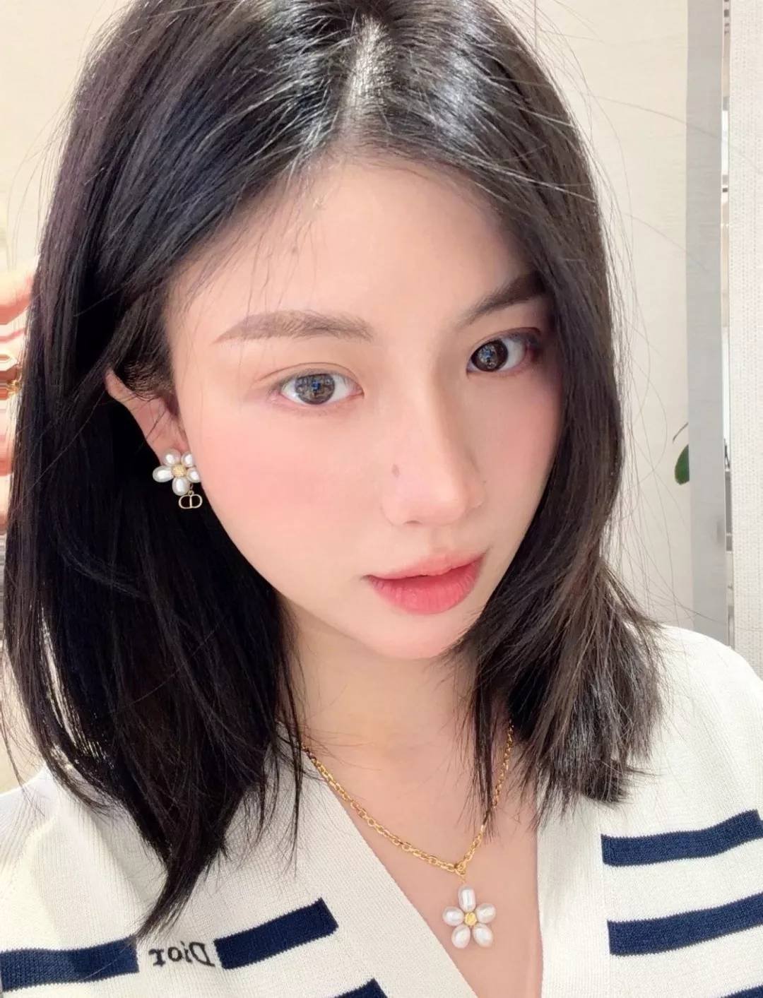 디올 천연 진주 플라워 골드 체인 목걸이 상세 이미지 11