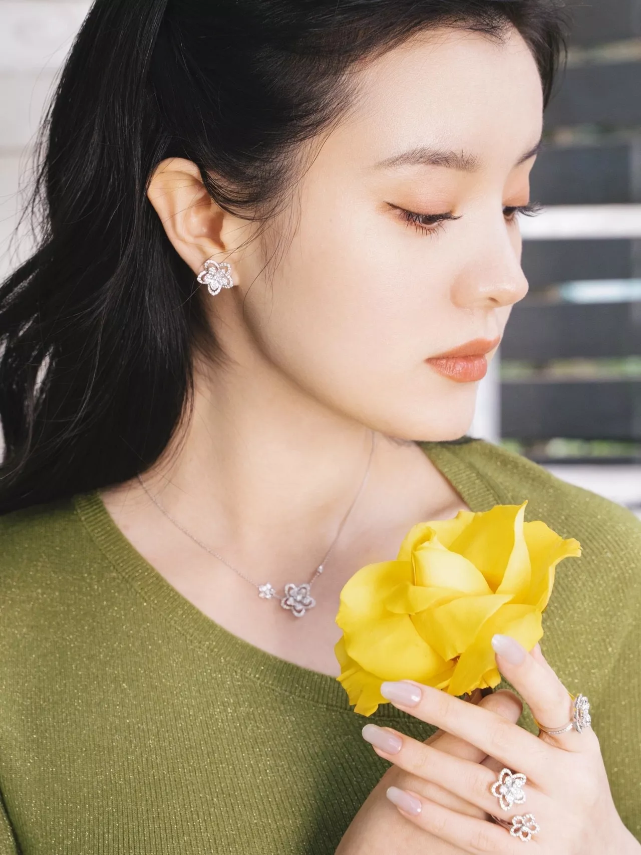 그라프 와일드 플라워 다이아몬드 플라워 라지 반지 상세 이미지 10