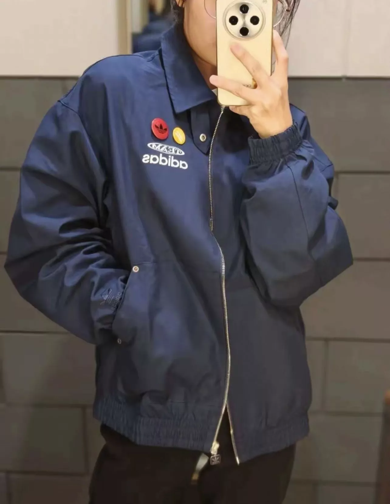아디다스 메달 자수 루즈핏 코치 집업 재킷 상세 이미지 22