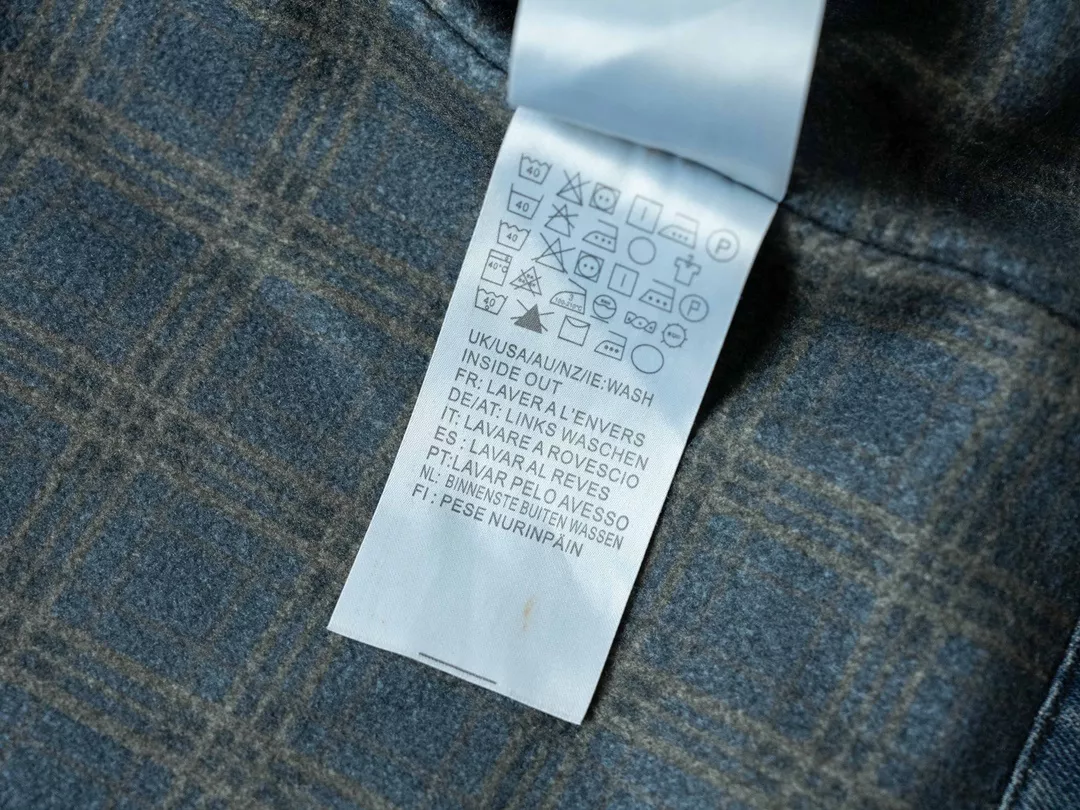 칼하트 워시드 배색 카라 디트로이트 데님 재킷 상세 이미지 37