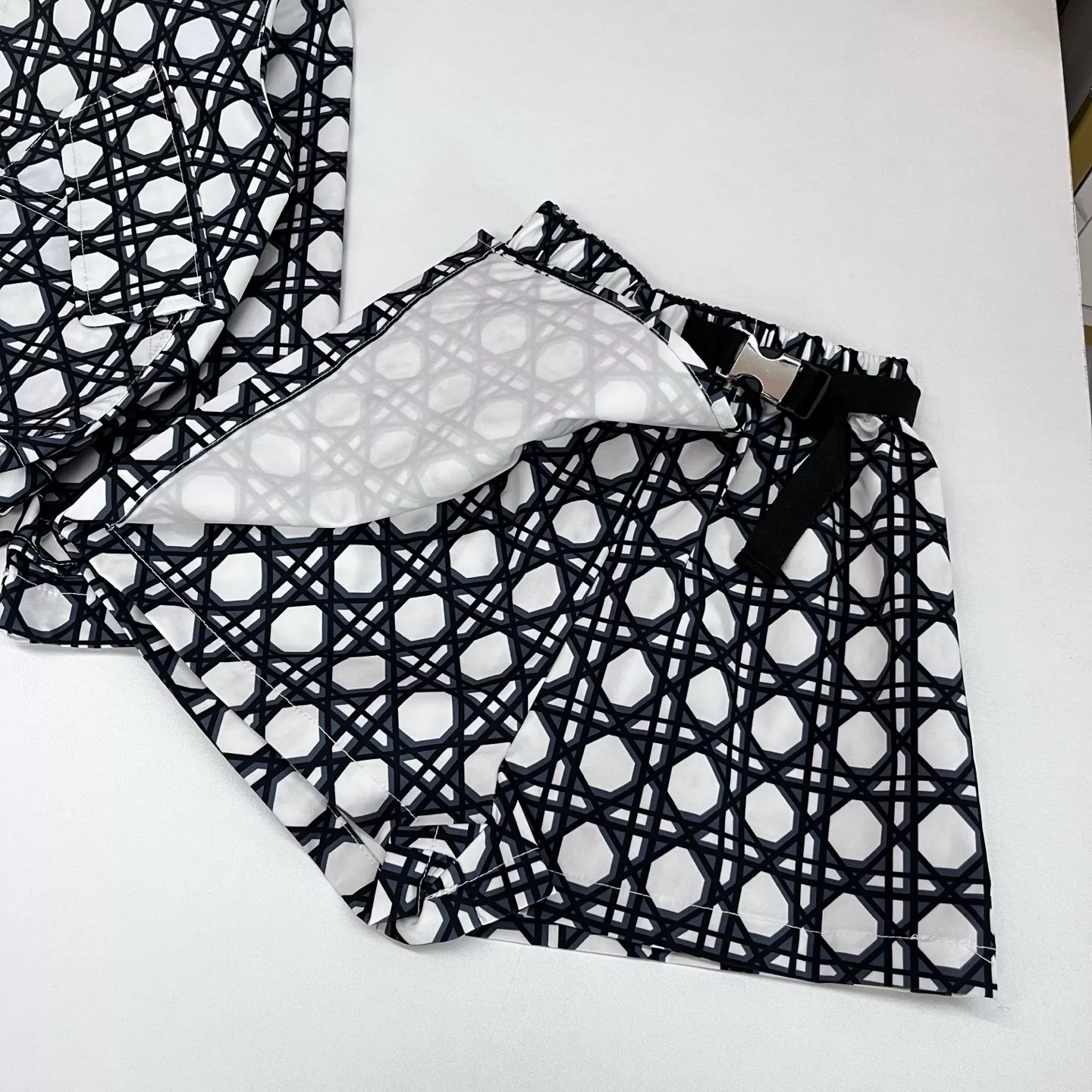 디올 기하학 도트 프린트 집업 재킷 쇼트 팬츠 세트 상세 이미지 6