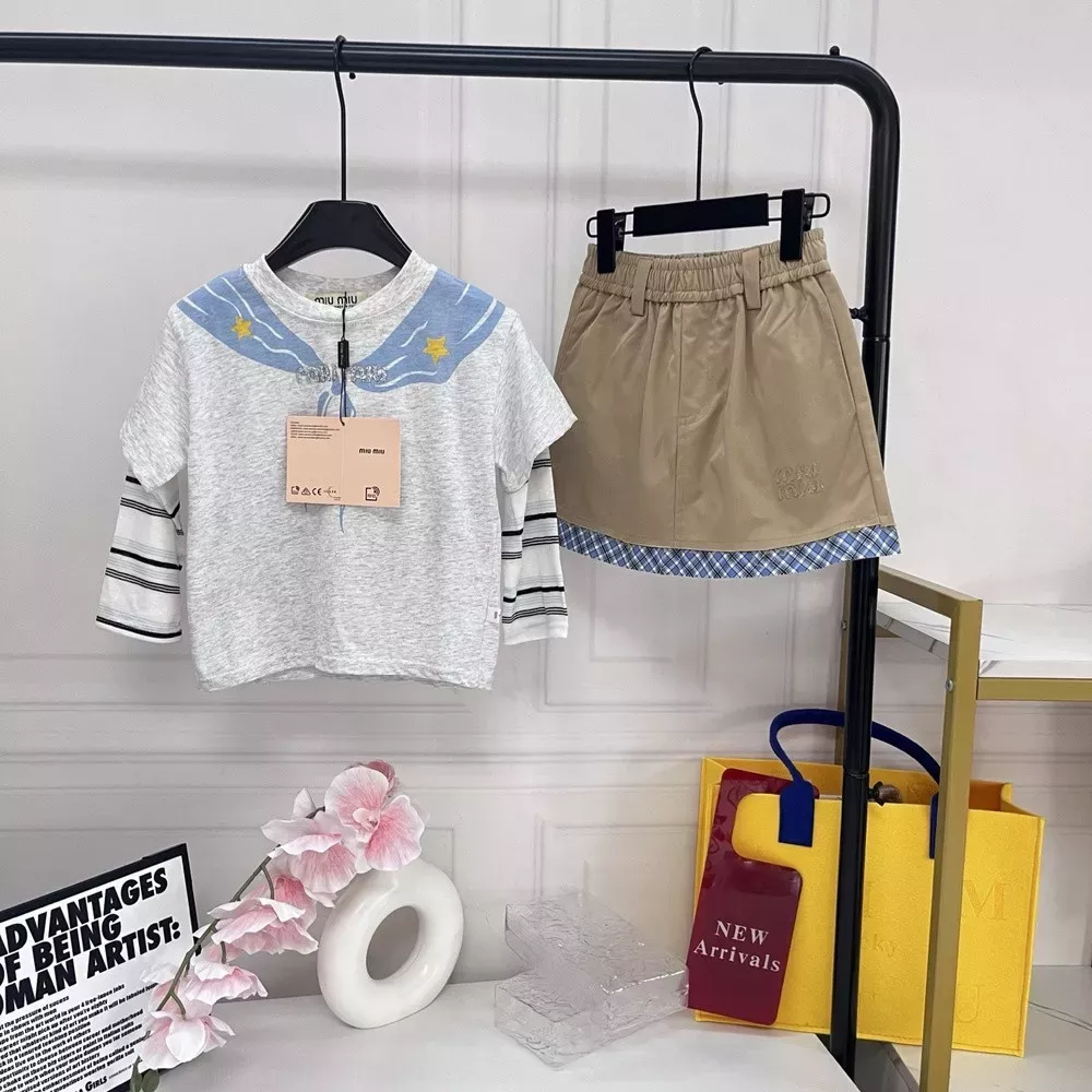 미우미우 세일러 카라 레이어드 상의 스커트 세트
