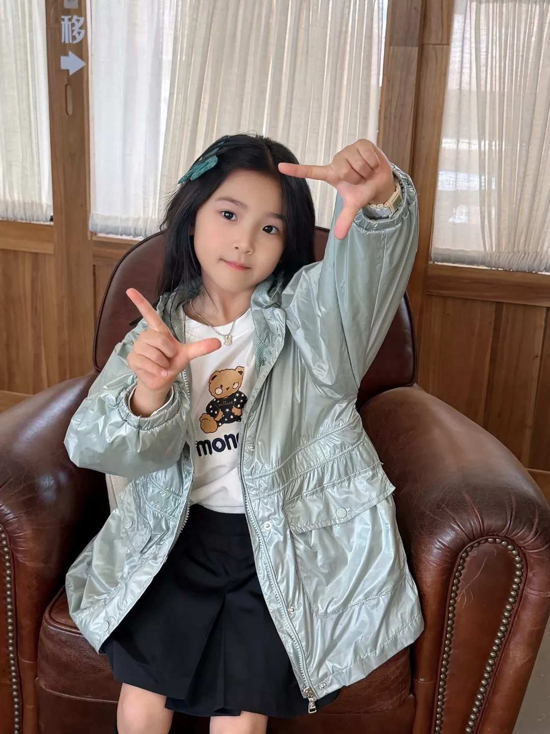 몽클레어 씨폼그린 메탈 광택 후드 롱 윈드 코트 상세 이미지 21
