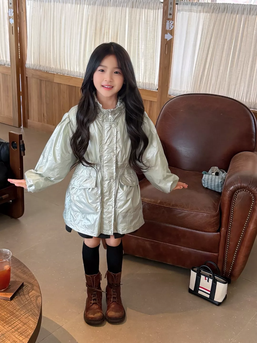 몽클레어 씨폼그린 메탈 광택 후드 롱 윈드 코트 상세 이미지 10
